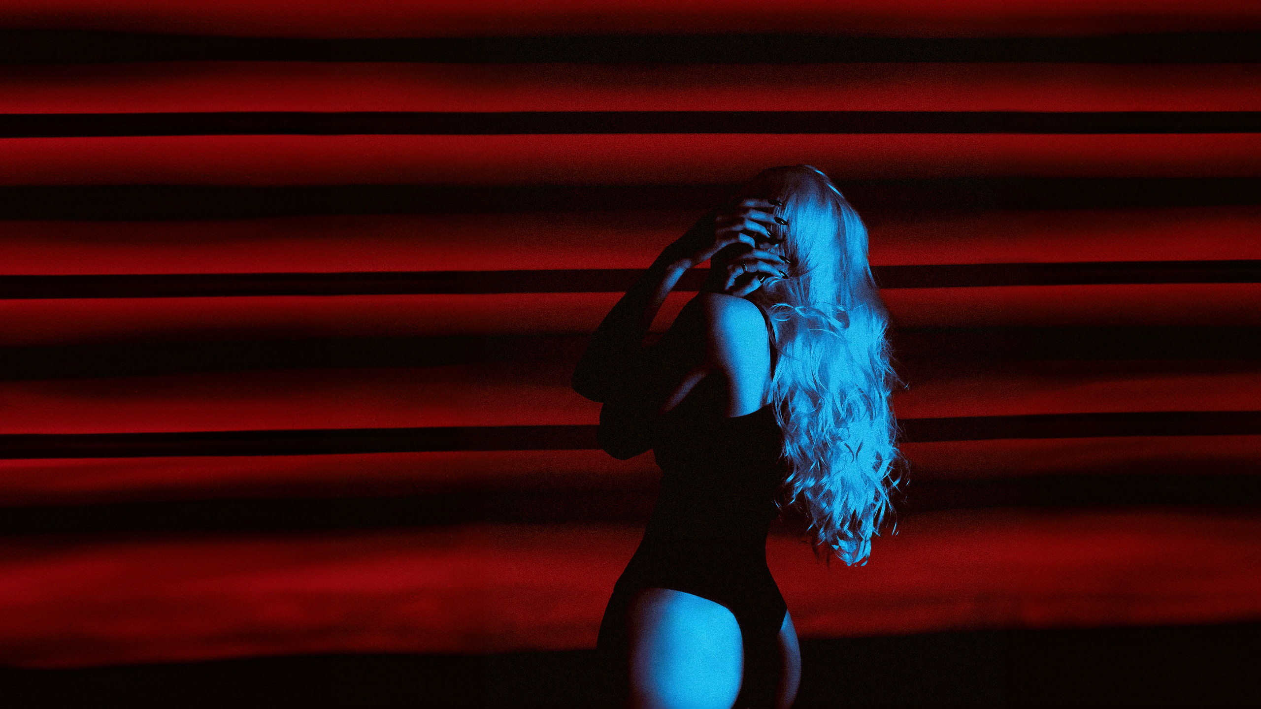 Уникальный сексуальный магический образ на мистической фотосессии в красно-синих тонах, с яркими ритмами. Alexander Veselkov - Photographer| AV