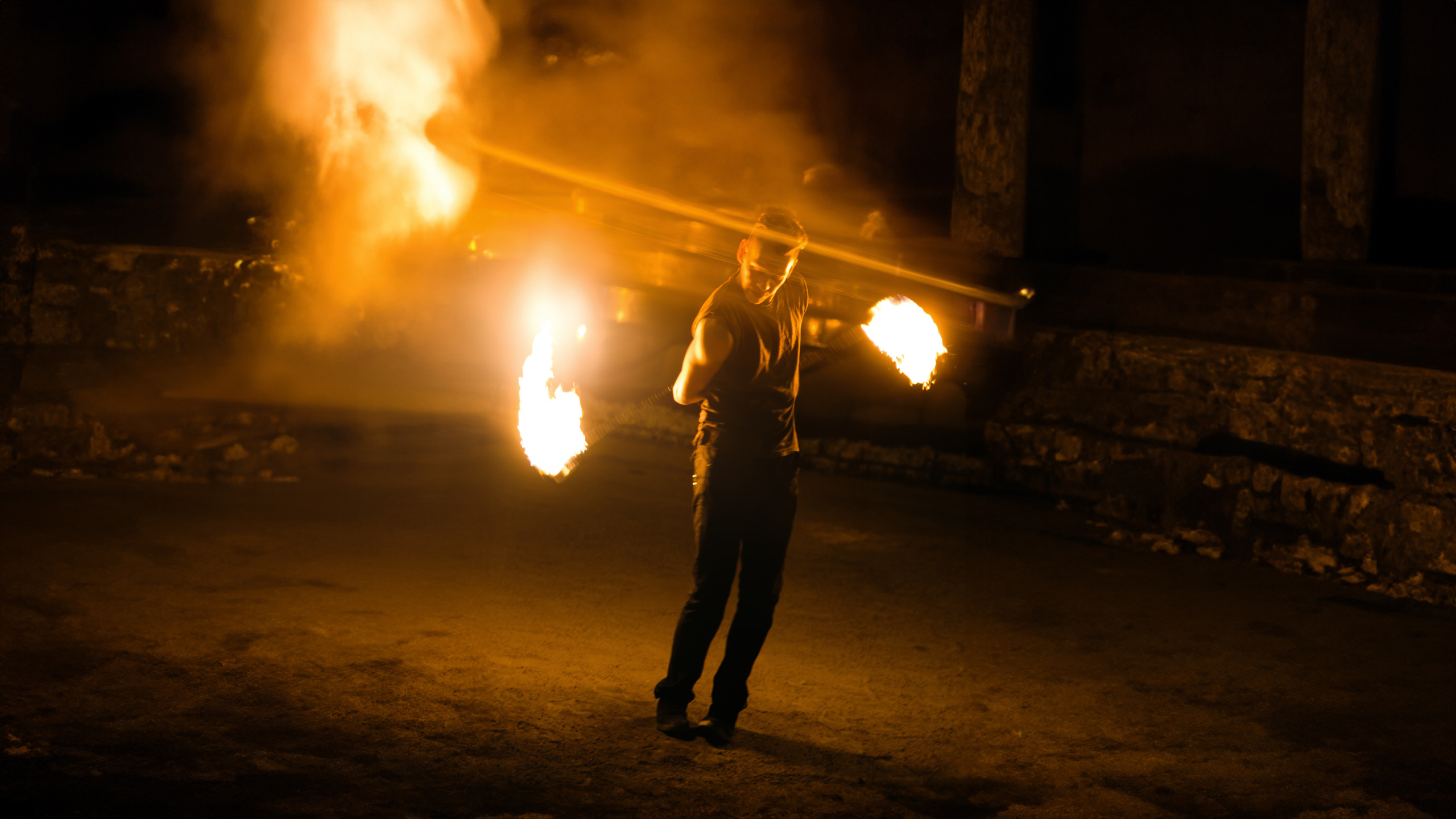 FIRESHOW. ALEXANDER VESELKOV — ФОТОГРАФ | NFT ARTIST | РЕЖИССЕР I VISUAL ARTIST