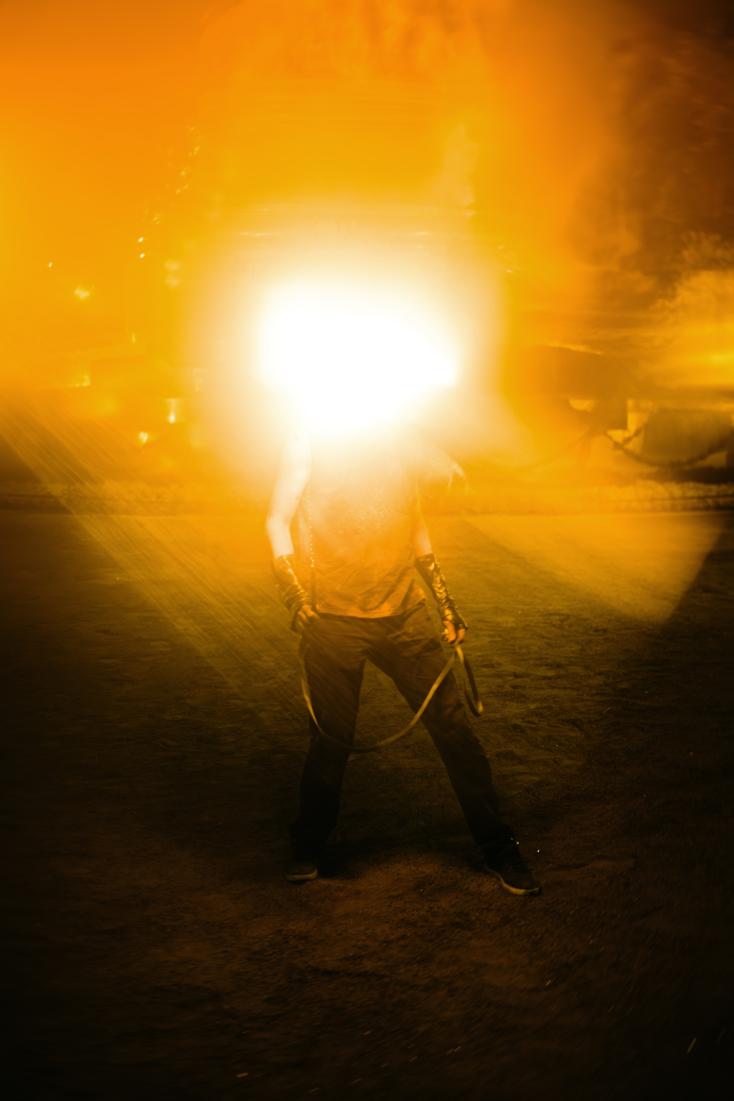 FIRESHOW. ALEXANDER VESELKOV — ФОТОГРАФ | NFT ARTIST | РЕЖИССЕР I VISUAL ARTIST