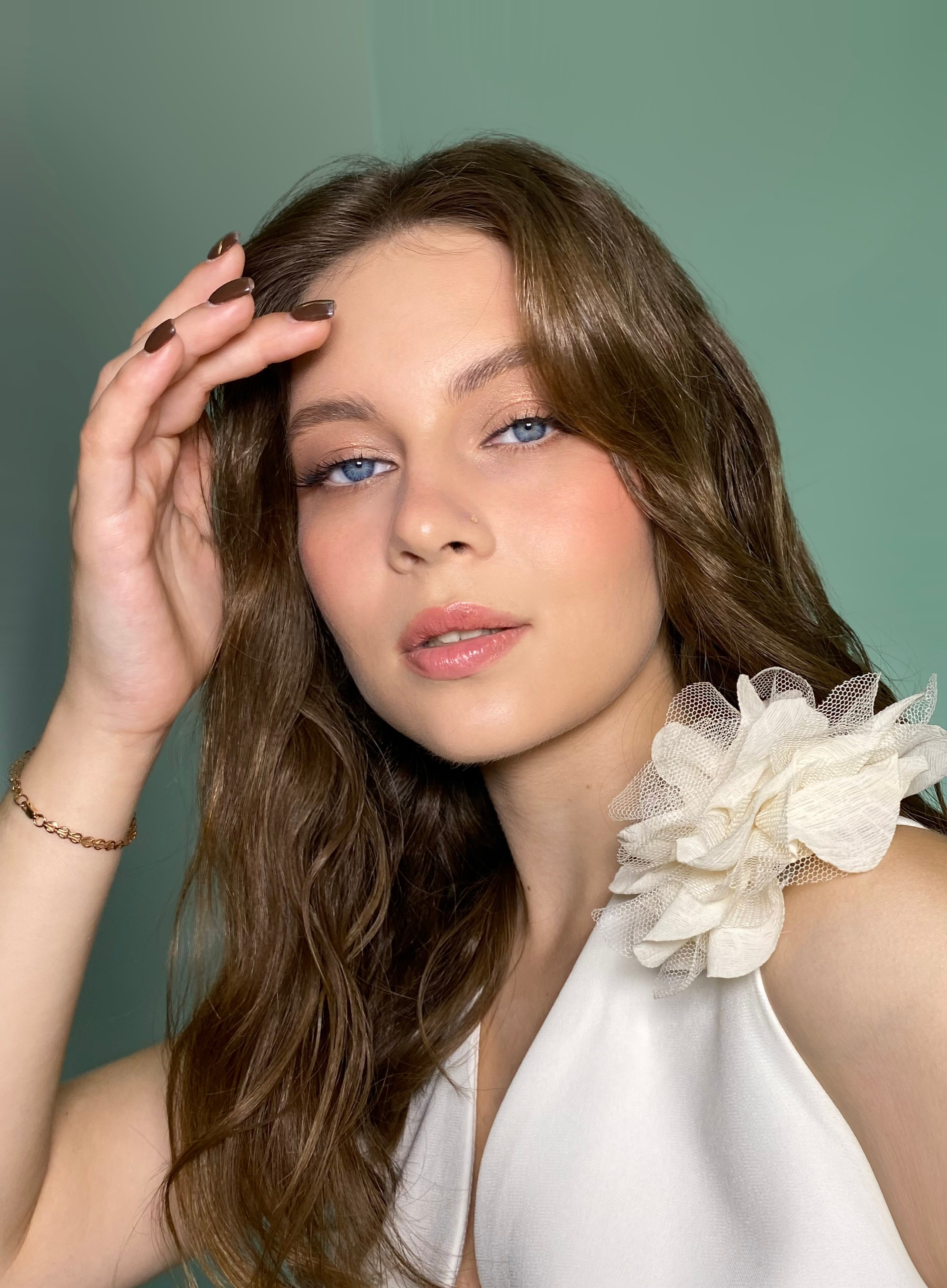 Свадебный образ макияж для невест Москве. СВАДЕБНЫЙ ВИЗАЖИСТ-СТИЛИСТ В МОСКВЕ ПРИЧЕСКИ МАКИЯЖ БРОВИ ВЫЕЗД