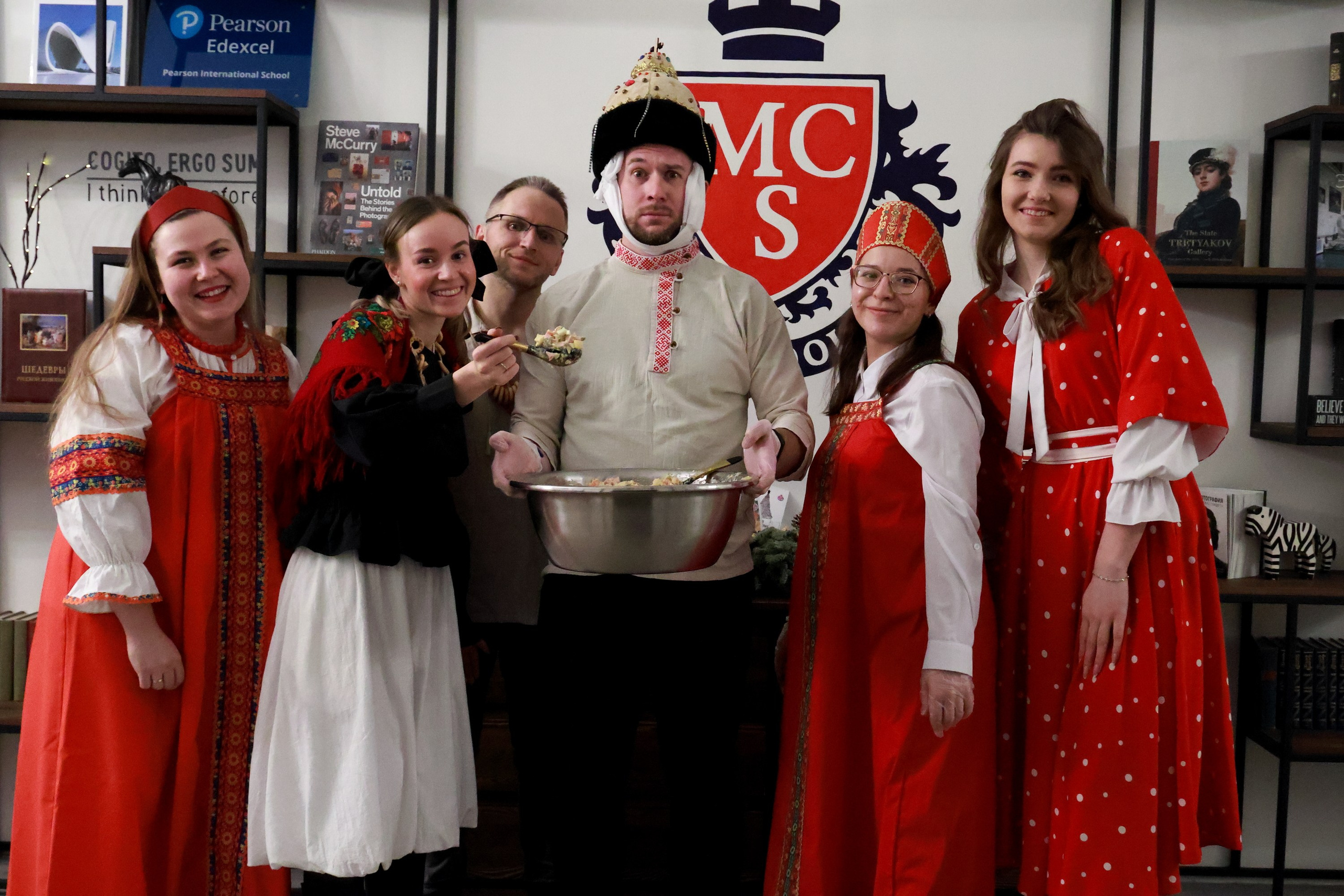 Новый год в школе MCS. Спортивный и репортажный фотограф Ермакова Светлана