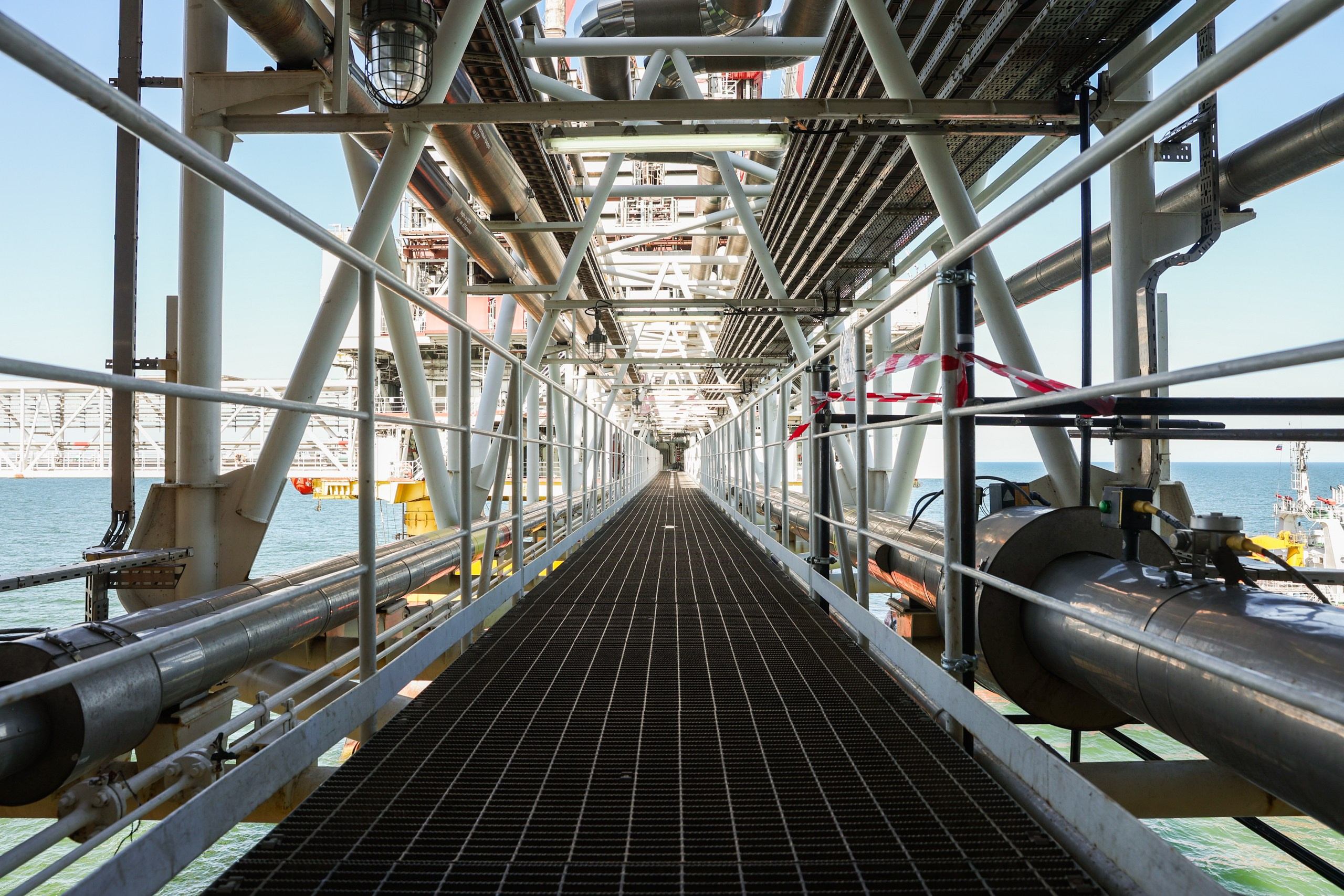 Лукойл — Каспийская буровая установка. Flint — photographer