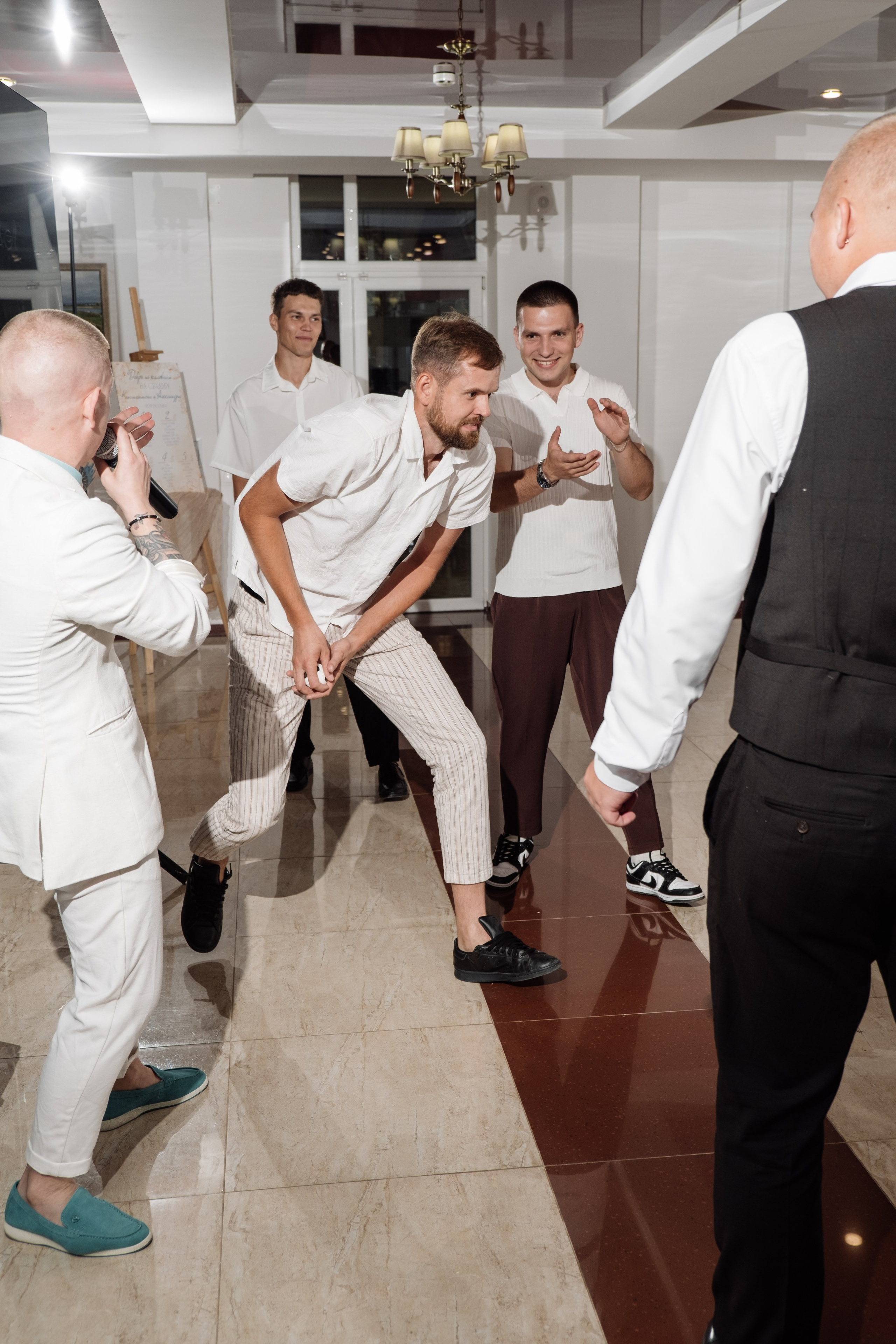 Свадебный ретопртаж. Профессиональная фотосъемка в Крыму. Натуральные эмоции и живые кадры. Забронируйте дату прямо сейчас!