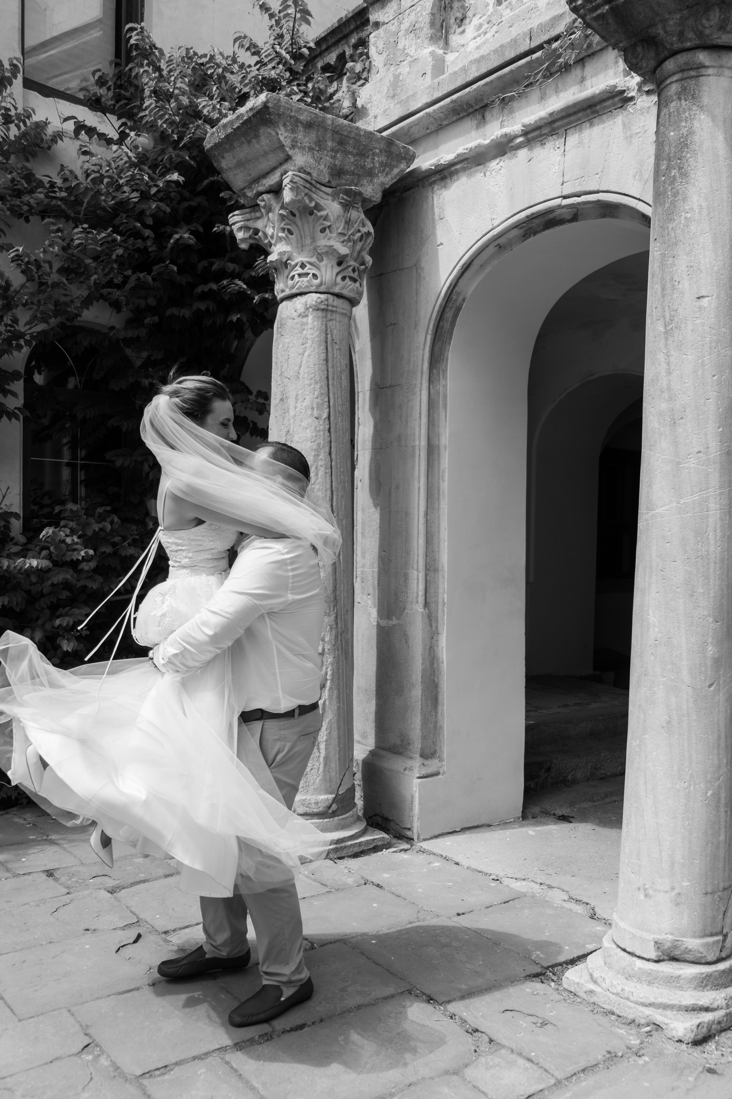 А+А (ЗАГС, Херсонес, Фиолент). Профессиональная фотосъемка в Крыму. Натуральные эмоции и живые кадры. Забронируйте дату прямо сейчас!