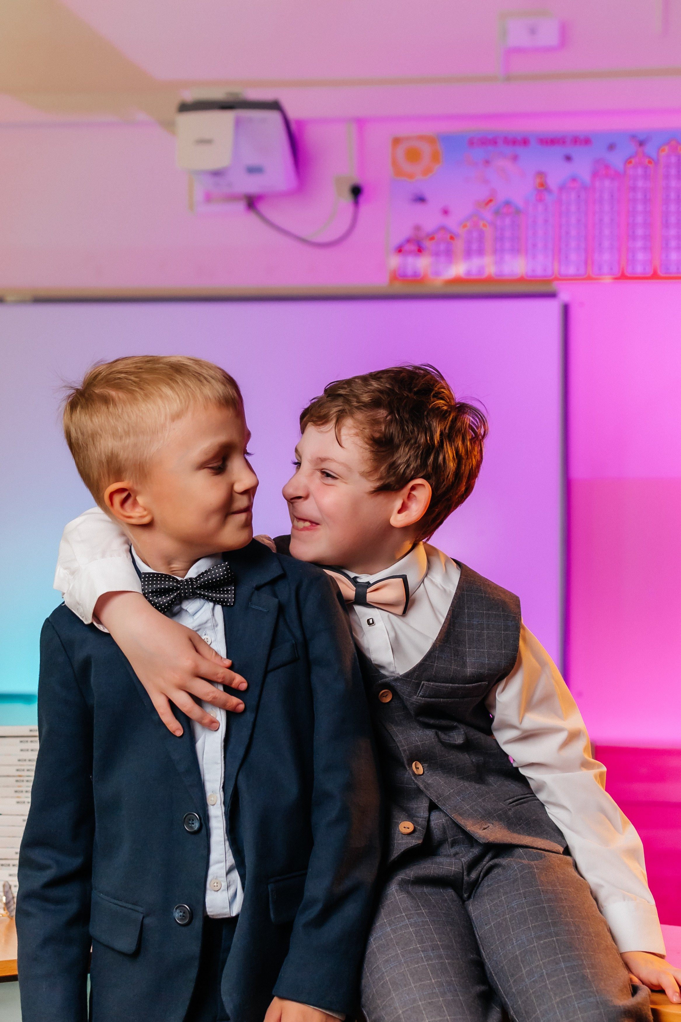 1й класс NEON + Friend's. Фотограф со студией в Долгопрудном — Ольга Рагулина