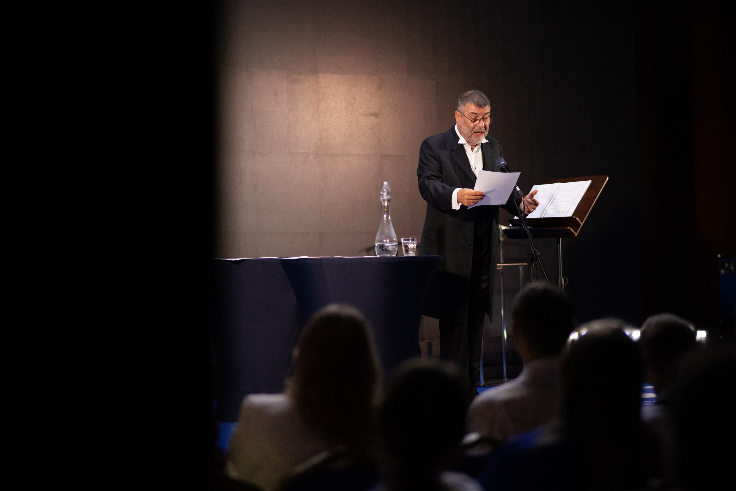 ЕВГЕНИЙ ГРИШКОВЕЦ [СПЕКТАКЛЬ]. Арина Тамочкина. Фотограф Краснодарю