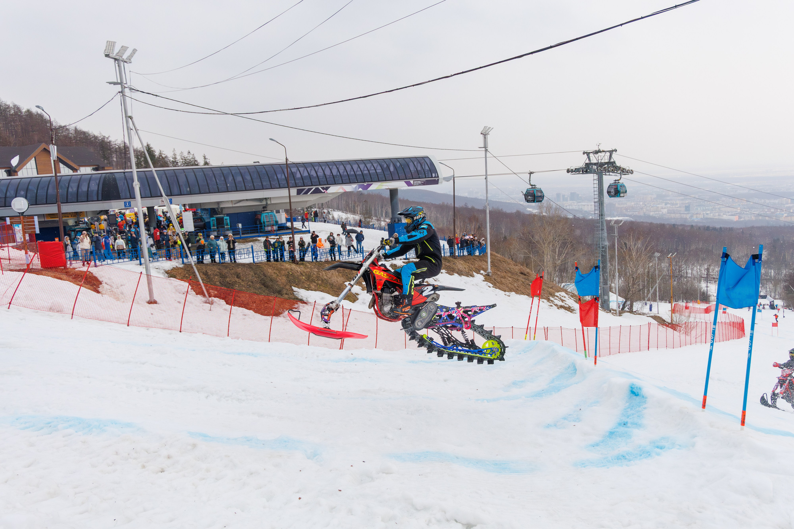 Сноубайк Шоу _ 2026. Свадебный, семейный и репортажный фотограф в Южно-Сахалинске Артур Петросян