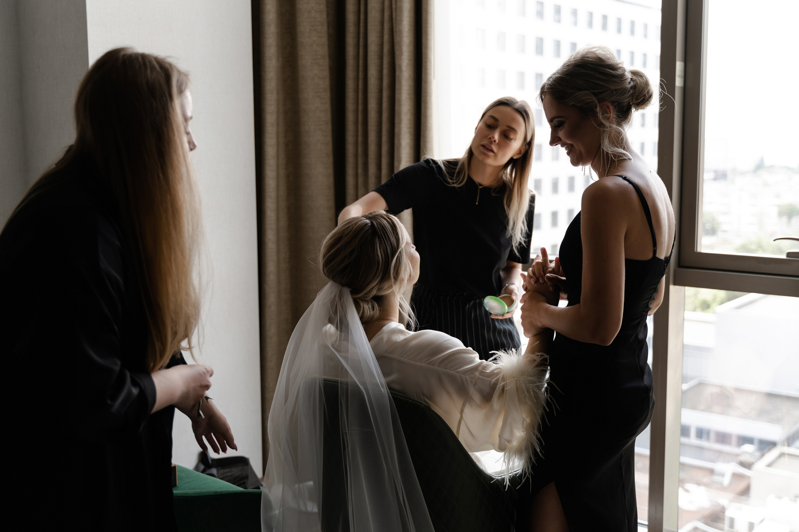 Свадебная фотосессия в отеле Hayat Regency Rostov. Свадебный фотограф в Ростове Максимов Максим