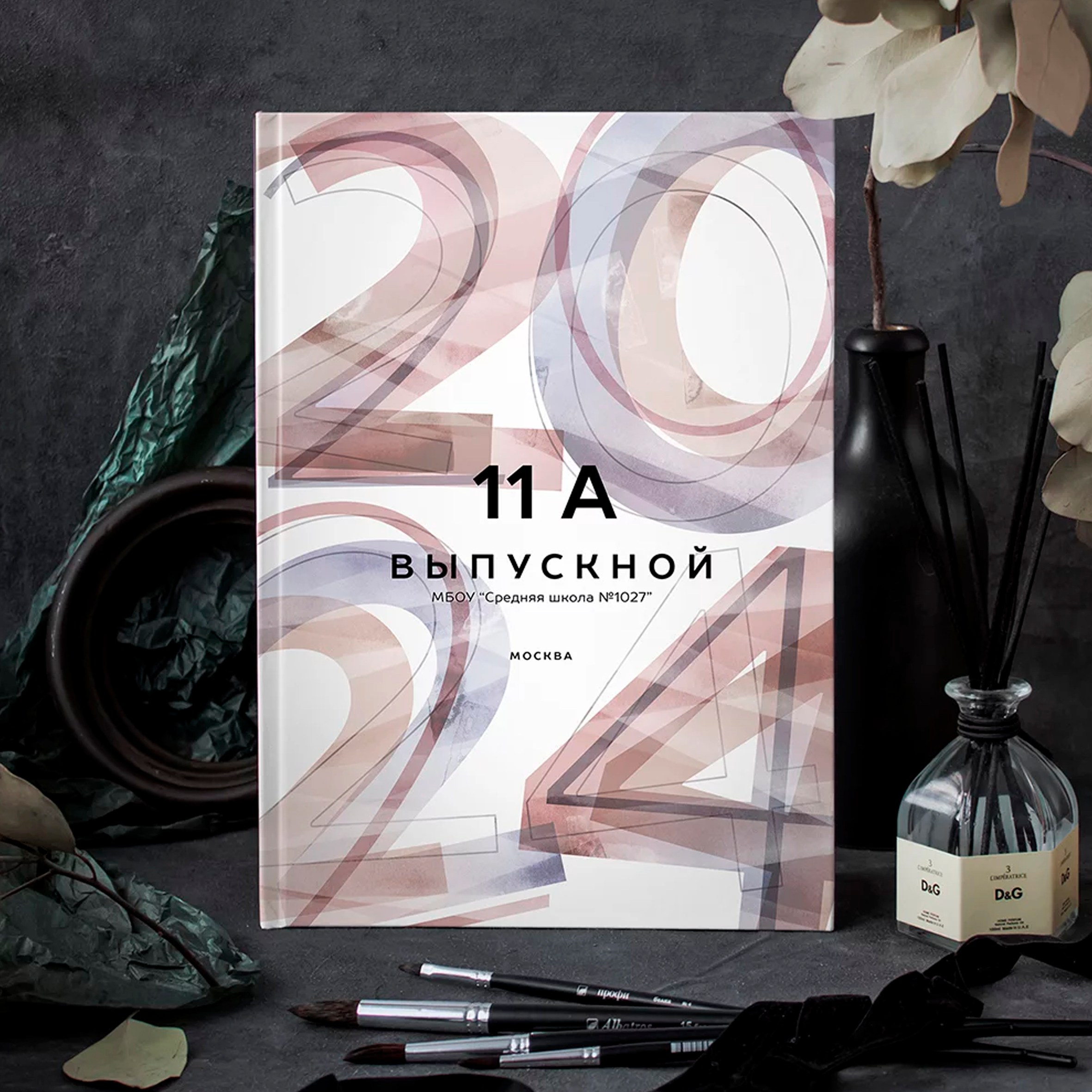 Medlori Выпускные альбомы для 9 и 11 классов. Medlori fotobook Выпускные альбомы в Липецке Лариса Медведева