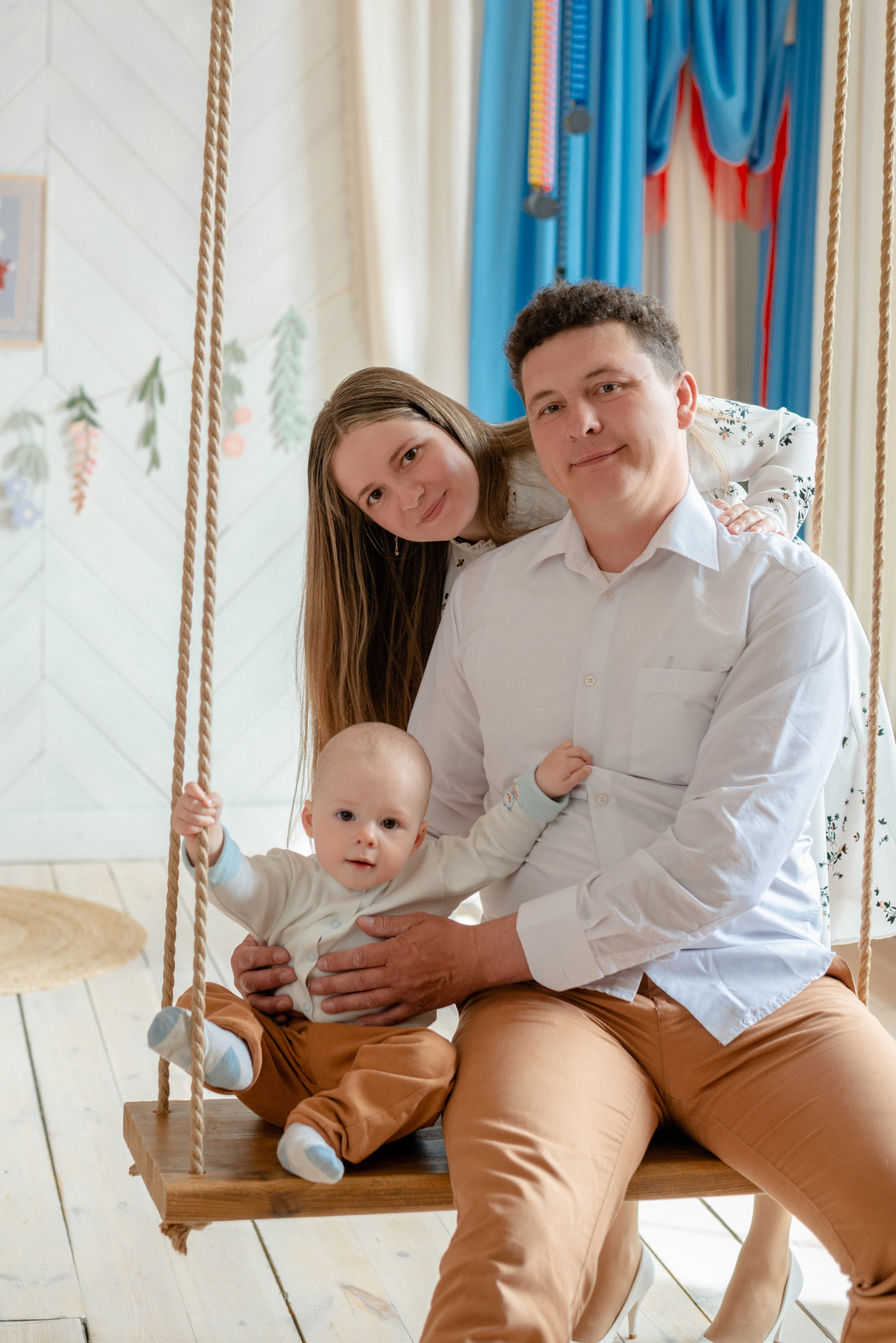 Семейная фотосессия в студии. Фотограф Челябинск Владлена