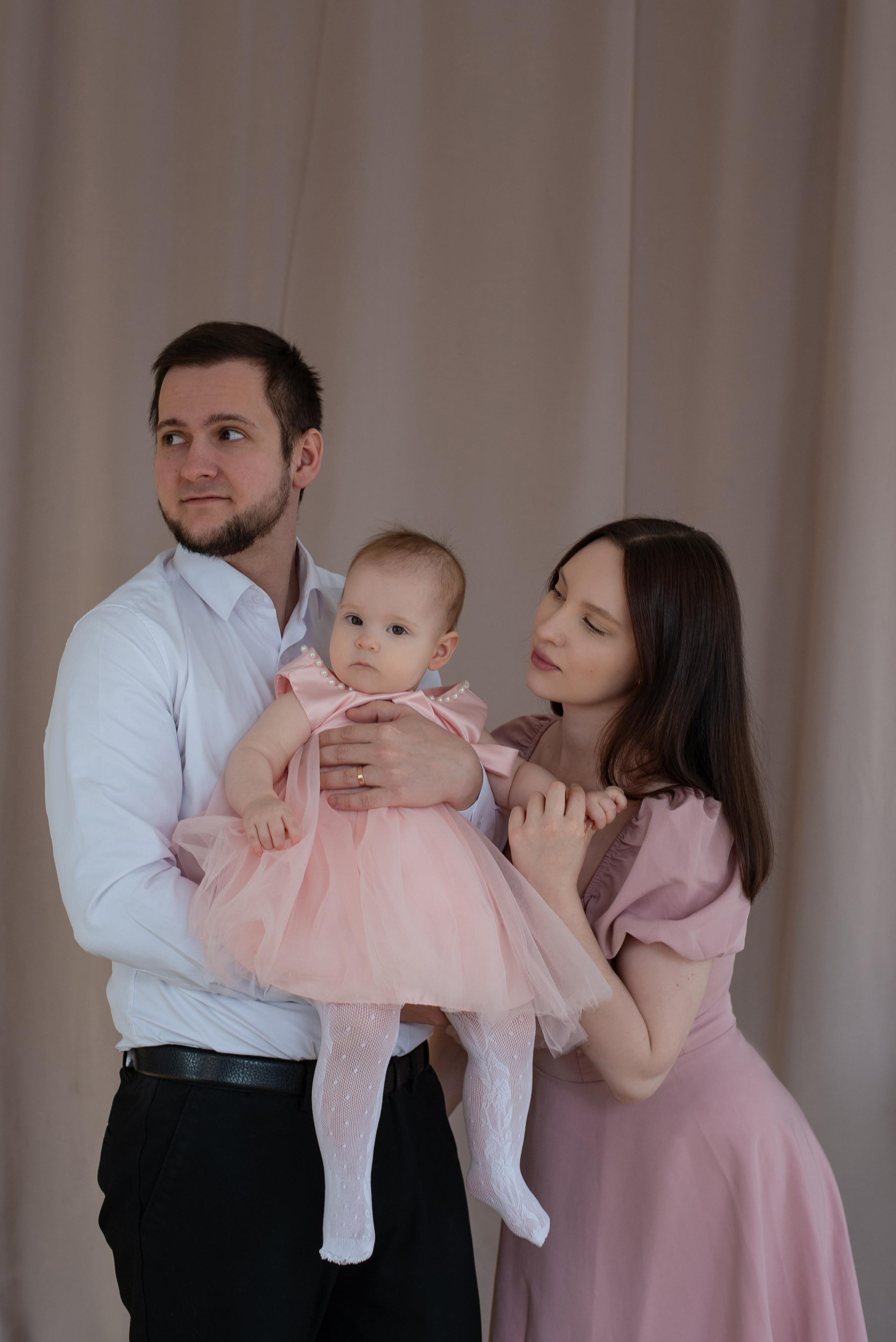 Семейная фотосессия на 1 годик малышке. Фотограф Челябинск Владлена