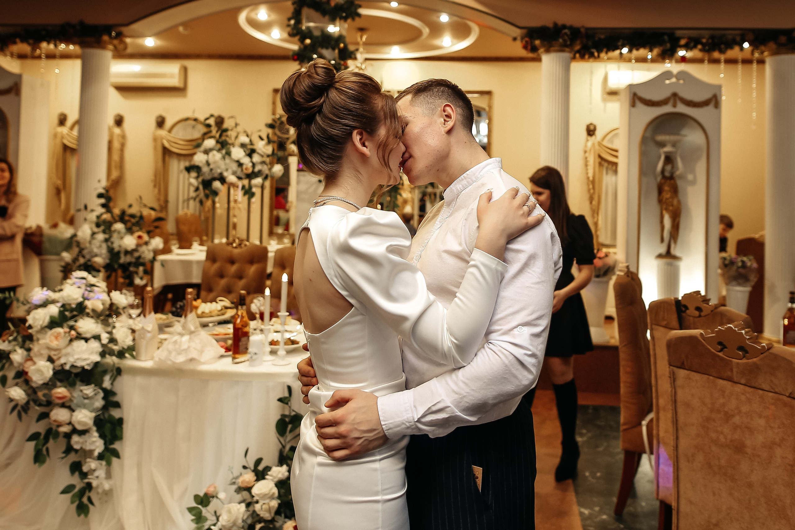 Живая музыка в Москве Ведущий Москва Саксофон Топ ведущих на свадьбу. Свадебный ведущий в Москве Саксофон на свадьбу