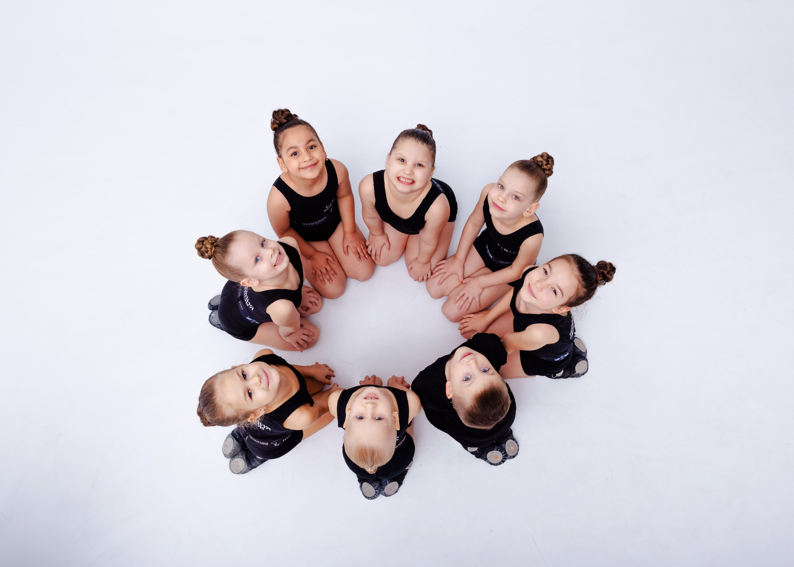 Индивидуальная съемка. Выпускные школьные фото­альбомы для школ и детских садов в Волгограде и Волжском