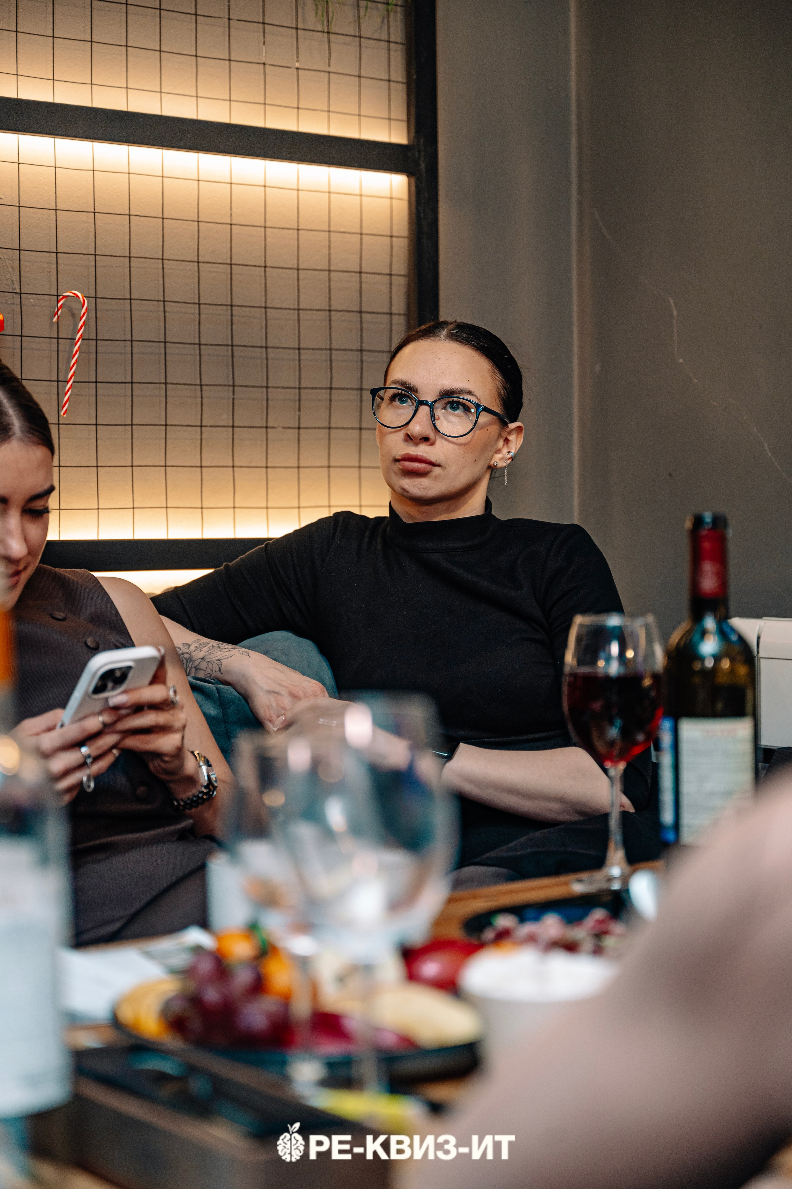Реквизит — квиз в Зеленодольске и Волжске ZR cafe. Свадебный фотограф в Казани, и Зеленодольске Радик Мухаметов