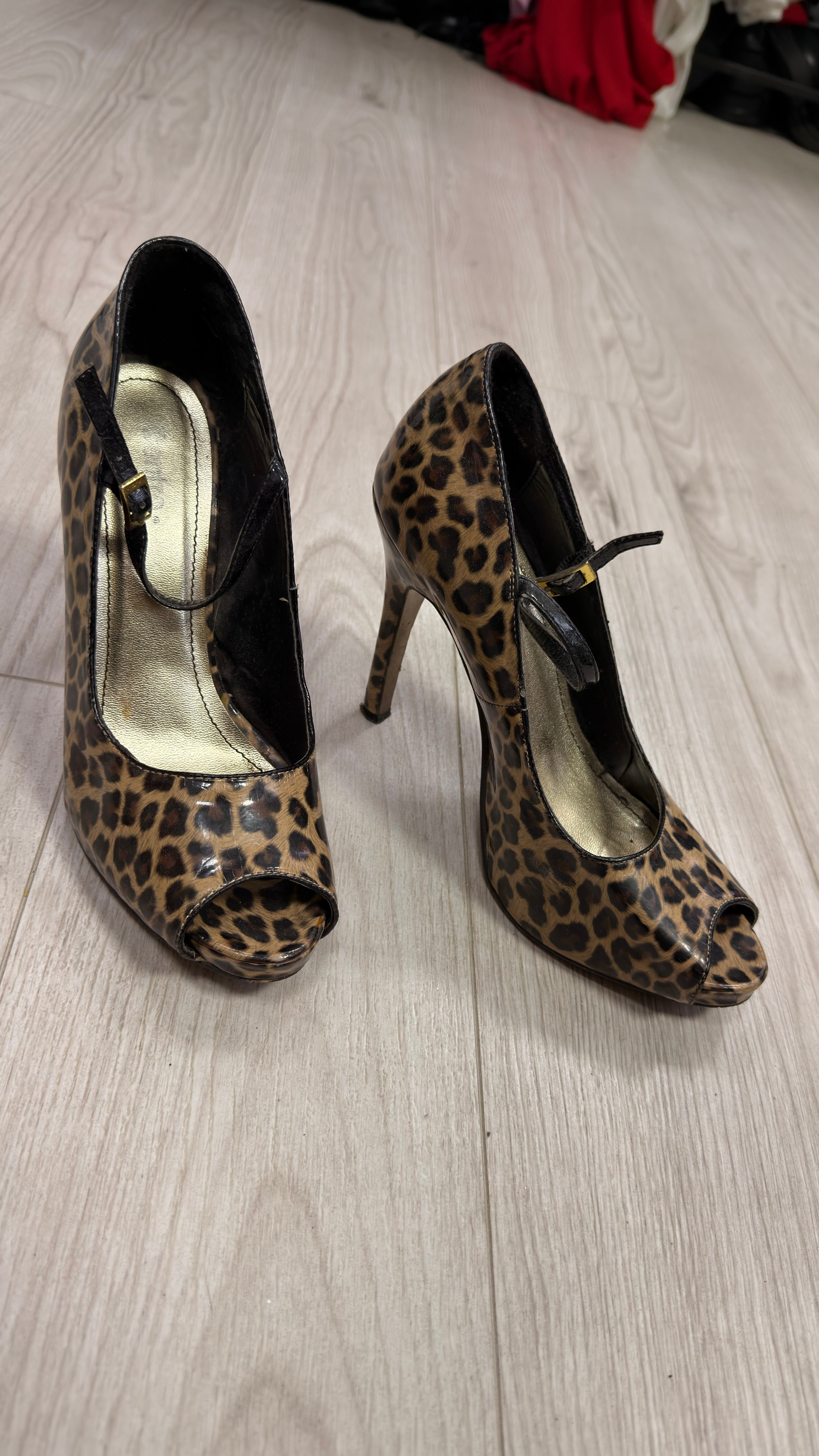 Туфли в аренду. Аренда костюмов, платьев и реквизита для фотосессий на Камчатке