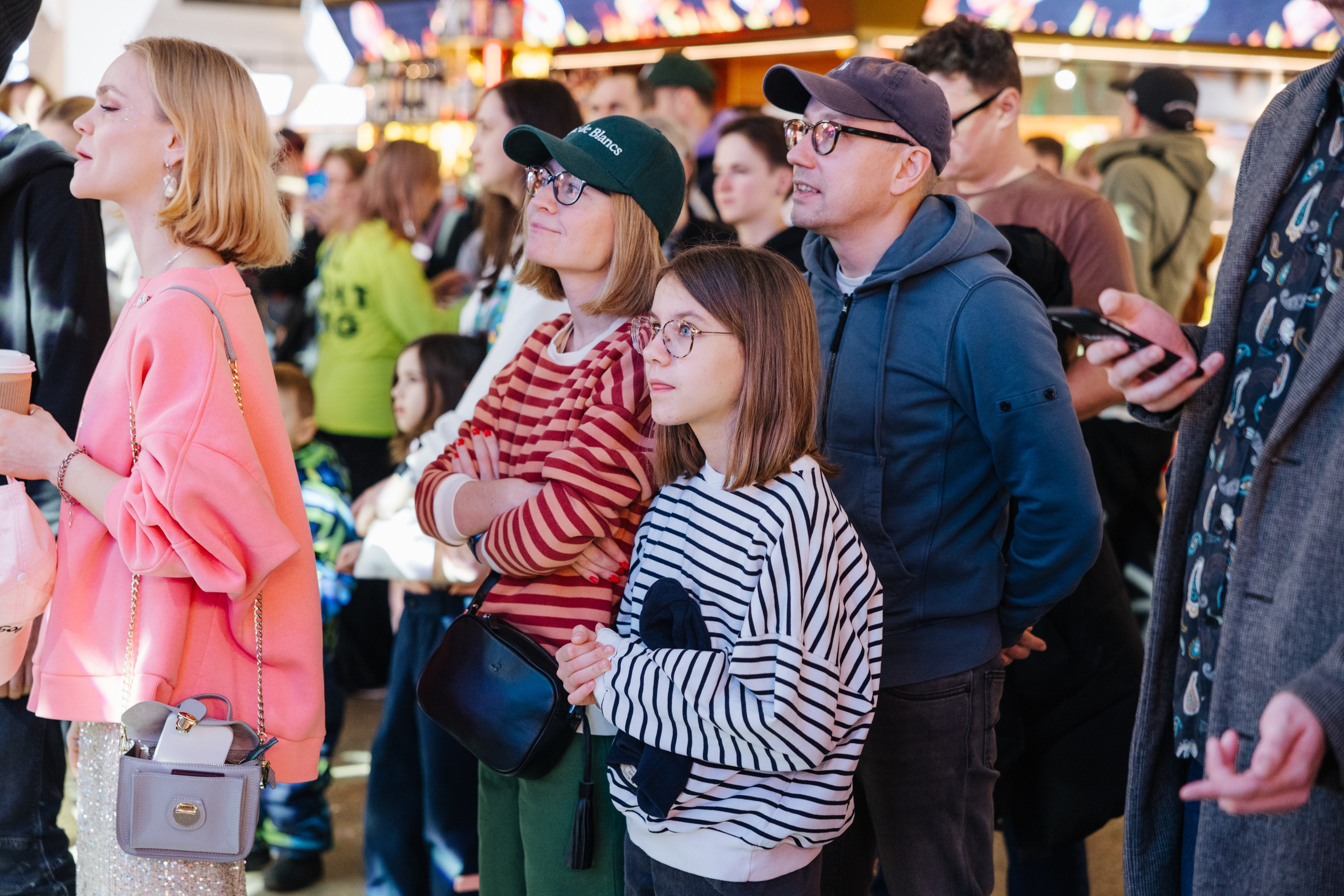 2–3 марта 2024 в пространстве «Три вокзала. Депо» / День 1 / фото Валерий Белобеев. Фотоотчеты «Ламбада-маркета»