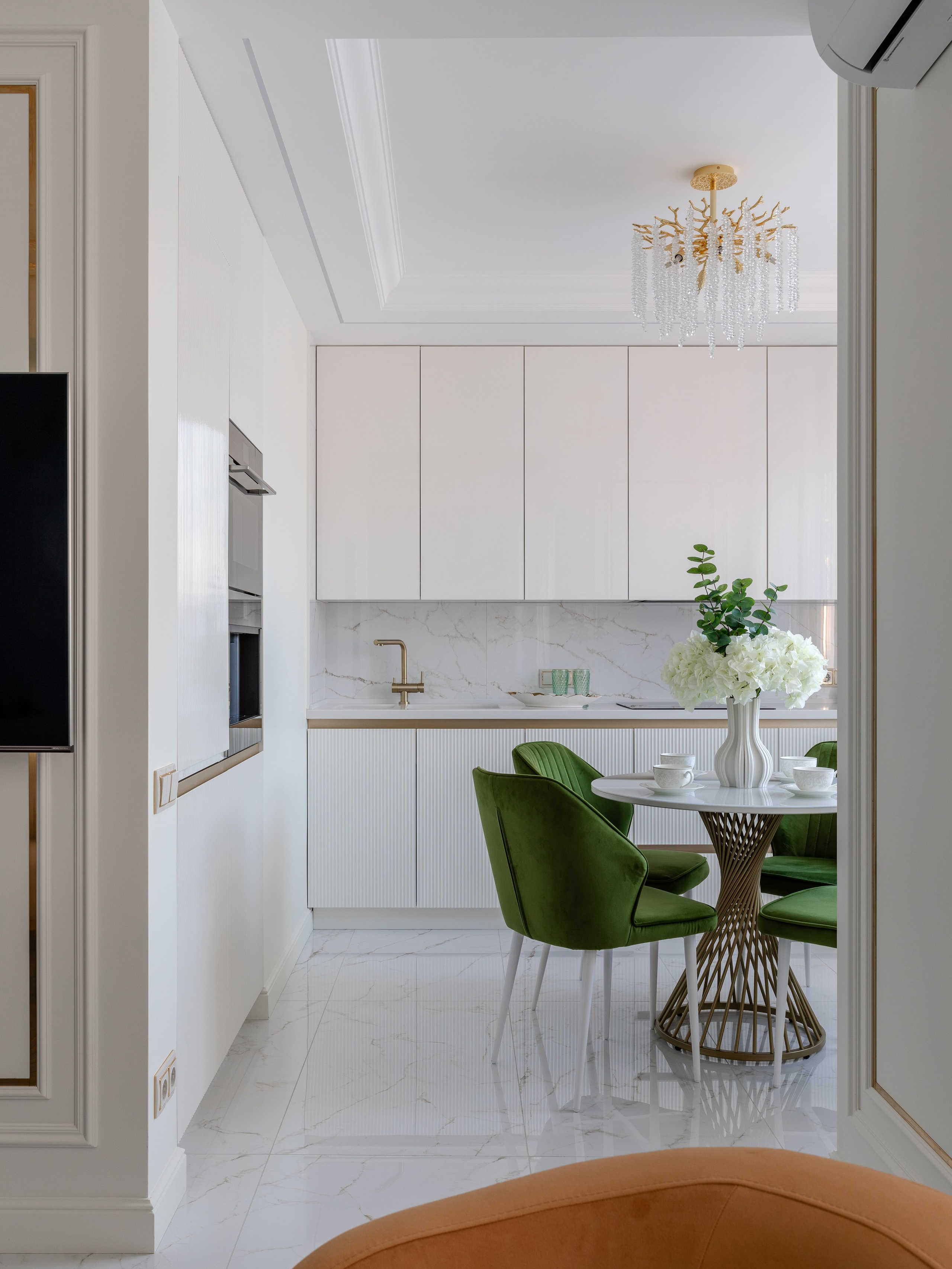 Дизайн проект Екатерины Бондаревой @atmosfera_sochi_studio_ Трехкомнатная квартира в ЖК "Фрукты". Интерьерный фотограф в Москве