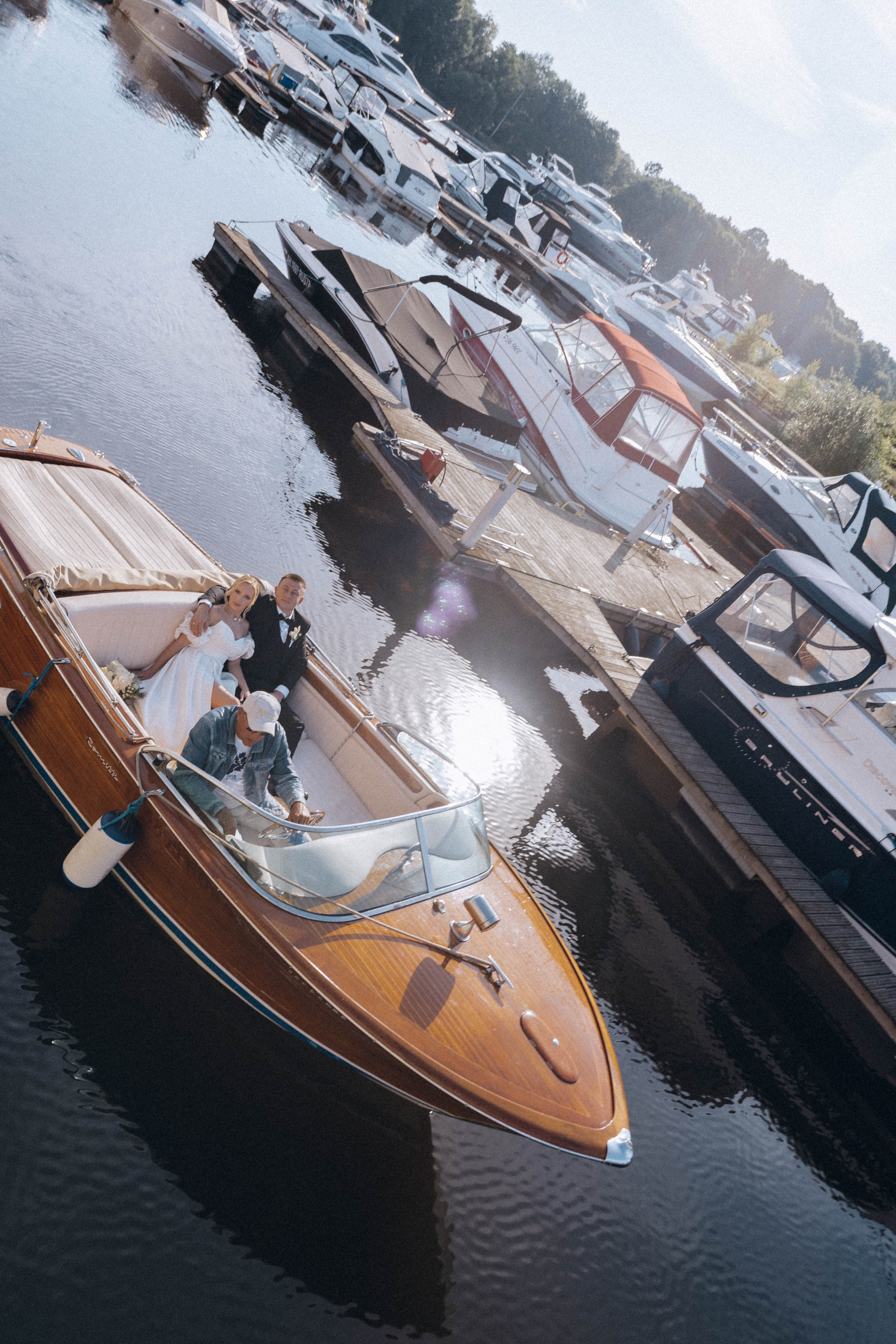 СВАДЕНБНАЯ СЬЕМКА НА КАТЕРЕ ПО КАНАЛАМ САНКТ-ПЕТЕРБУРГА И В АКВАТОРИИ НЕВЫ. Профессиональный фотограф, Санкт-Петербург — Виктория Богомолова