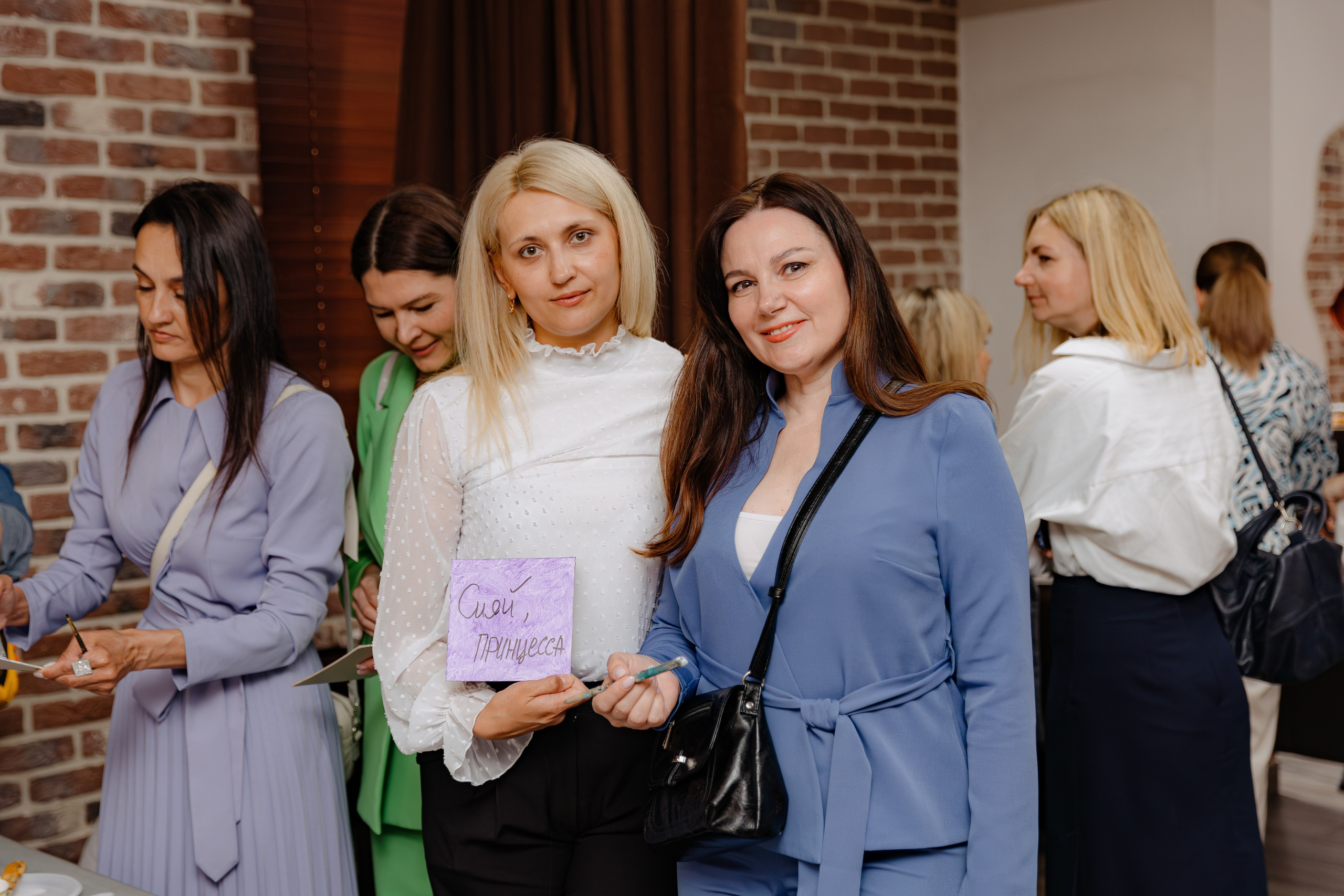 Презентация книги. Свадебный и репортажный фотограф Киров | Вадим Карпук