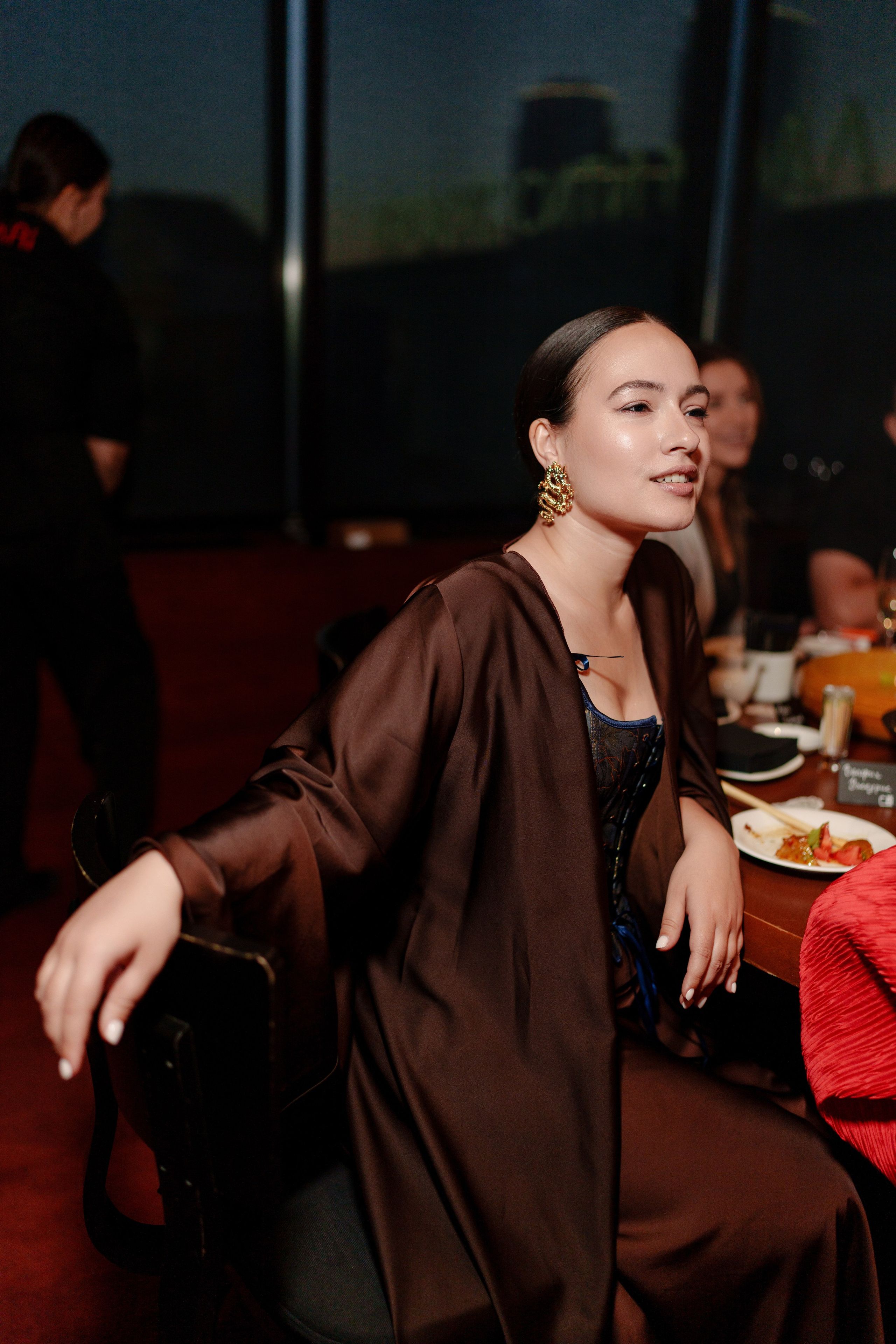 Репортажный фотограф на день рождения в ресторане KAI. Репортажный фотограф Москва Сергей Дружинин