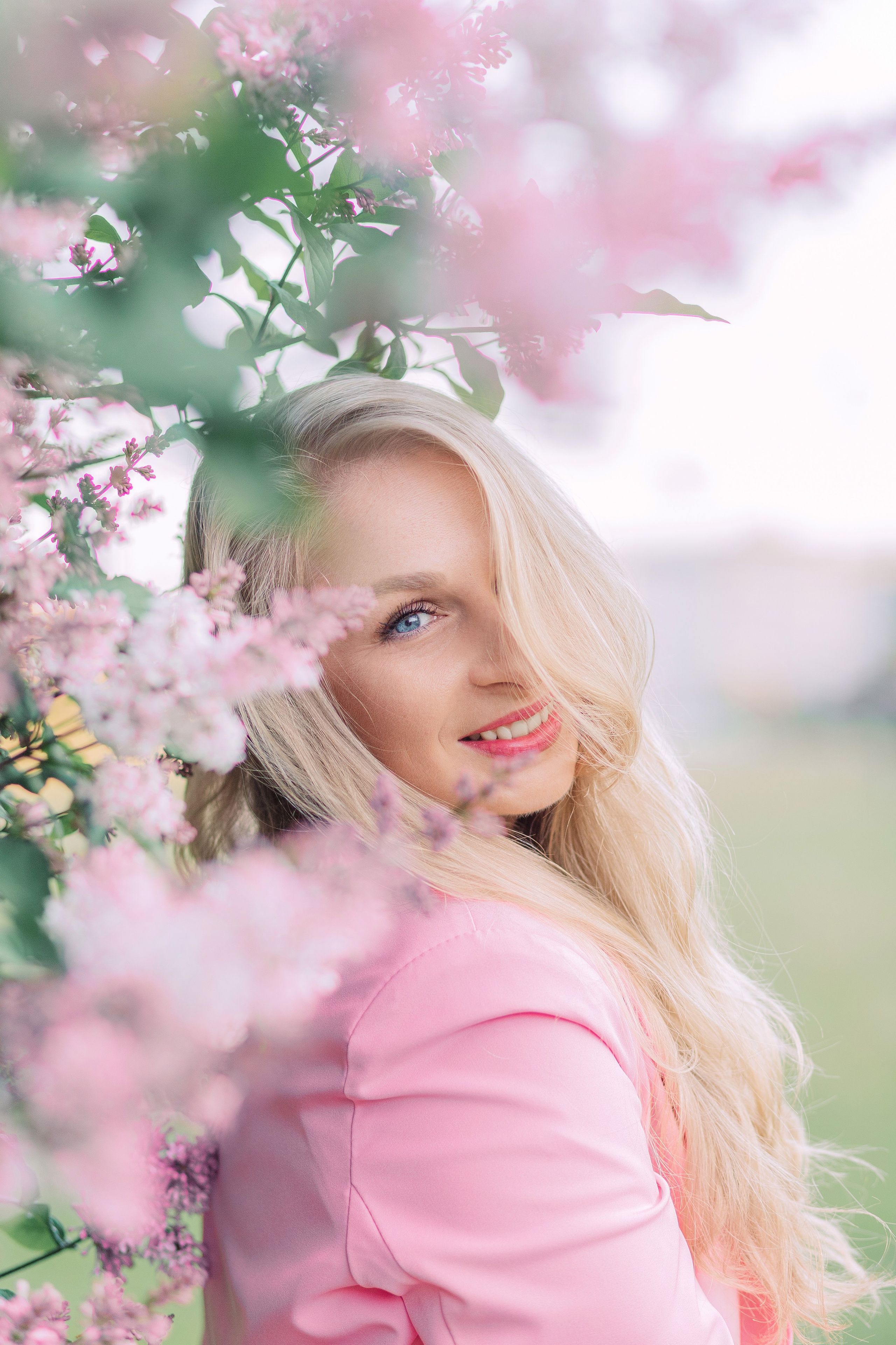 Городская фотопрогулка с букетом Сирени. Фотограф в Санкт-Петербурге, Анна Скворцова