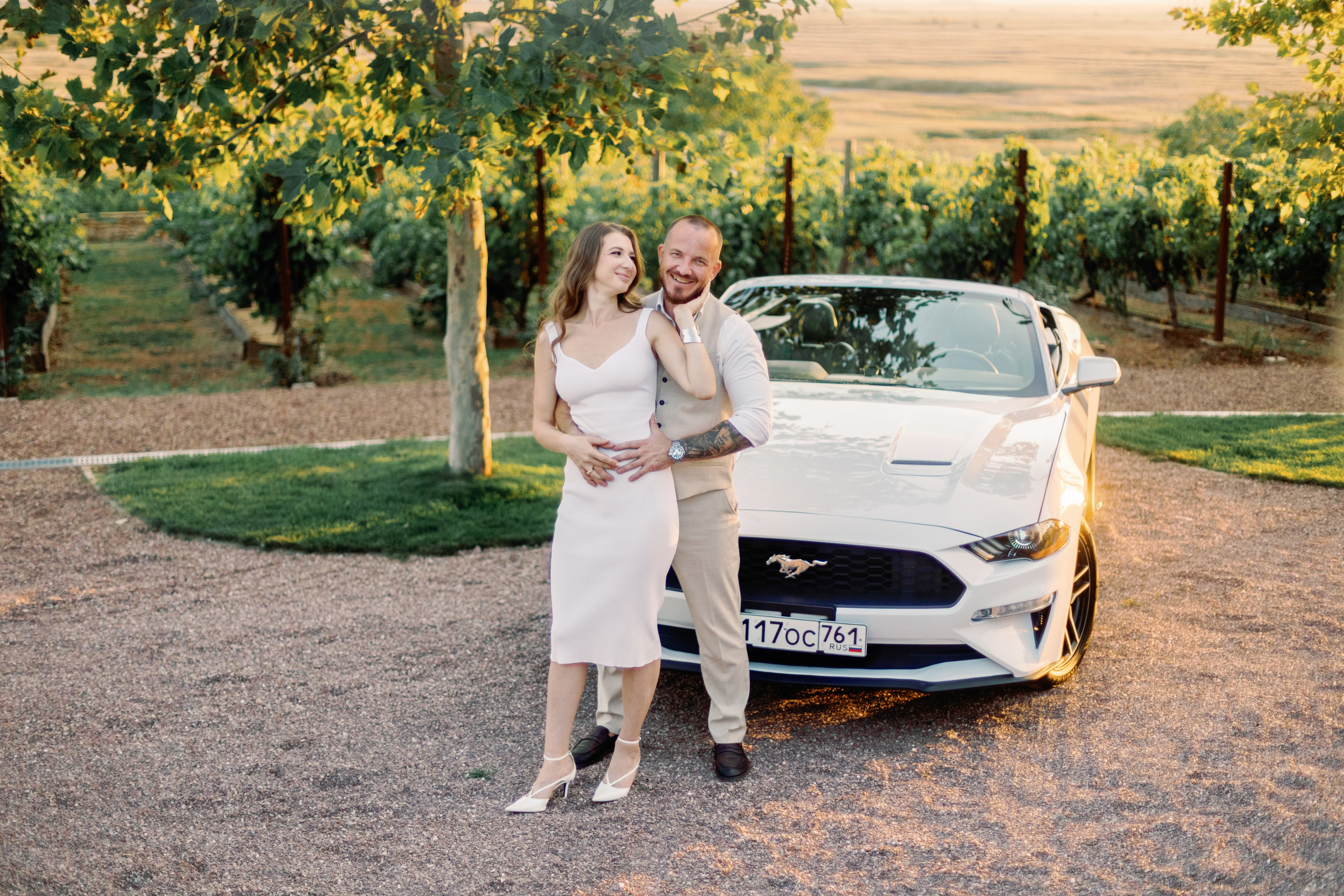 Фотосессия с кабриолетом в городе Ростове для Сергея и Августины