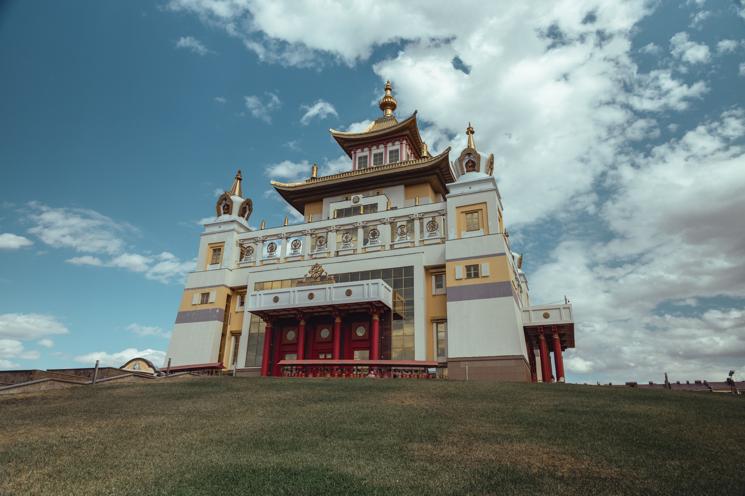 Илья Яценко