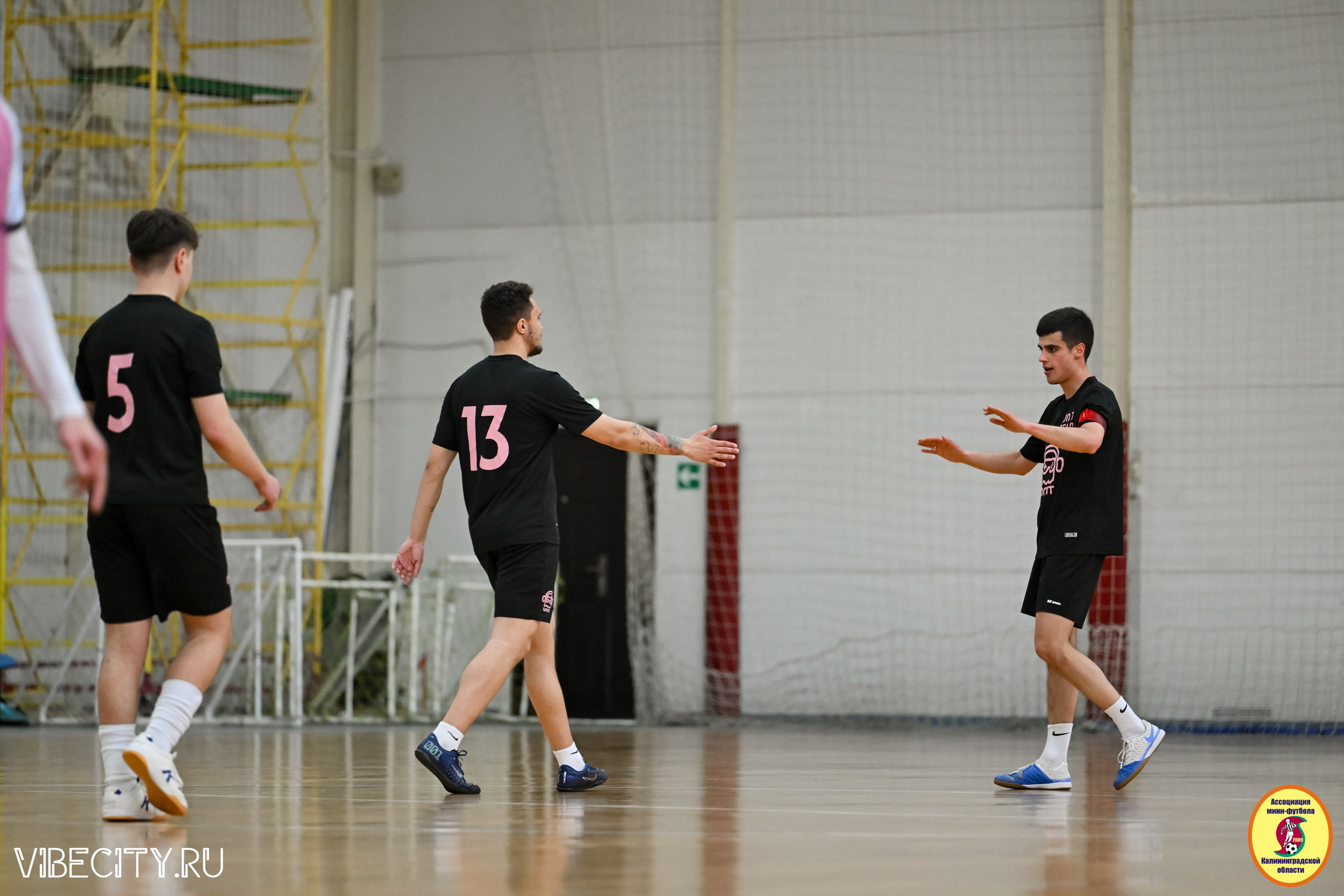 8 тур Корпоративной Бизнес-Лиги по футзалу. VIBECITY.RU Вайб Сити Ру Фоторепортажи Фотоотчеты Калининград