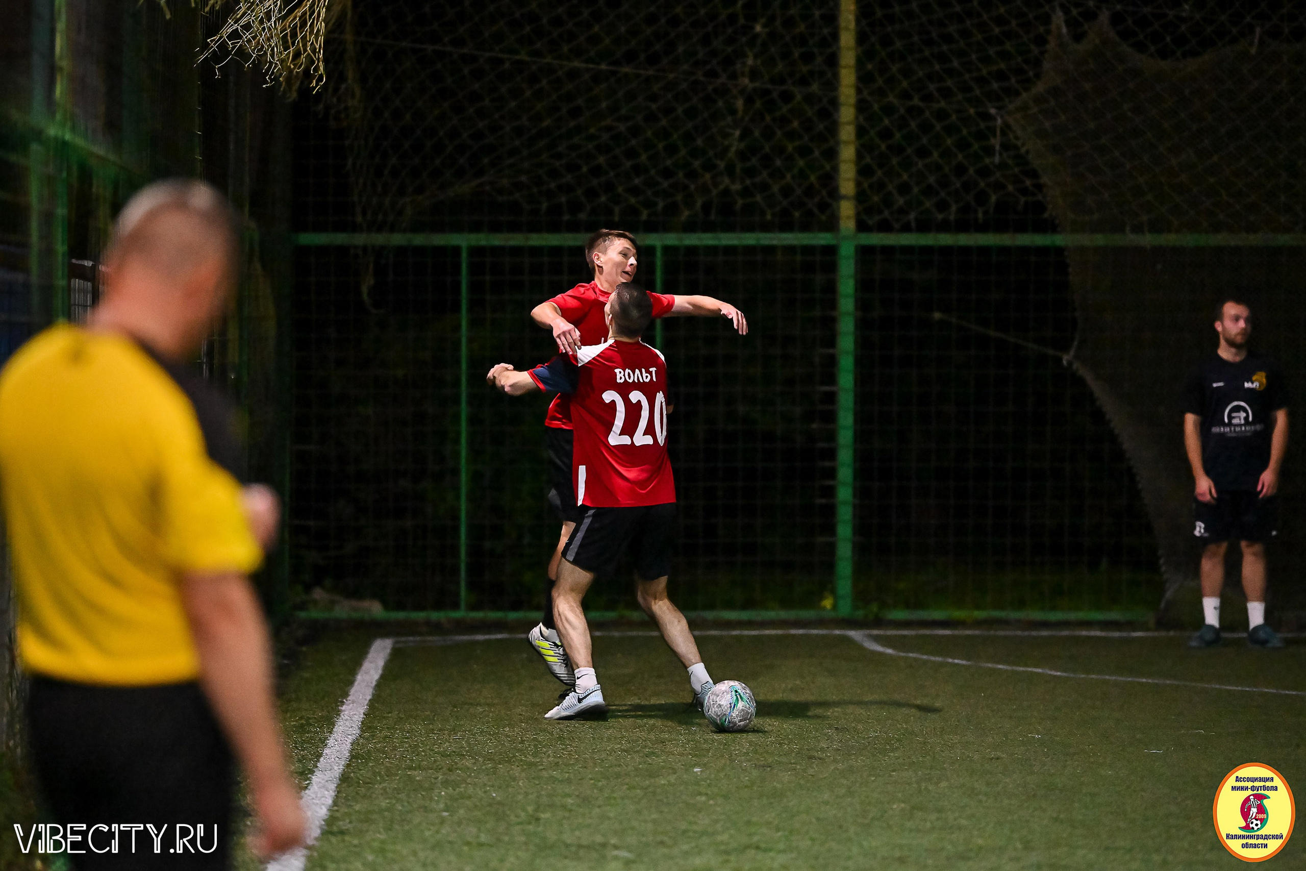 ФИНАЛЬНЫЕ ИГРЫ КУБКА МИНИ-ФУТБОЛЬНОЙ ЛИГИ И КУБКА КОРПОРАТИВНОЙ МФЛ 2025. VIBECITY.RU Вайб Сити Ру Фоторепортажи Фотоотчеты Калининград