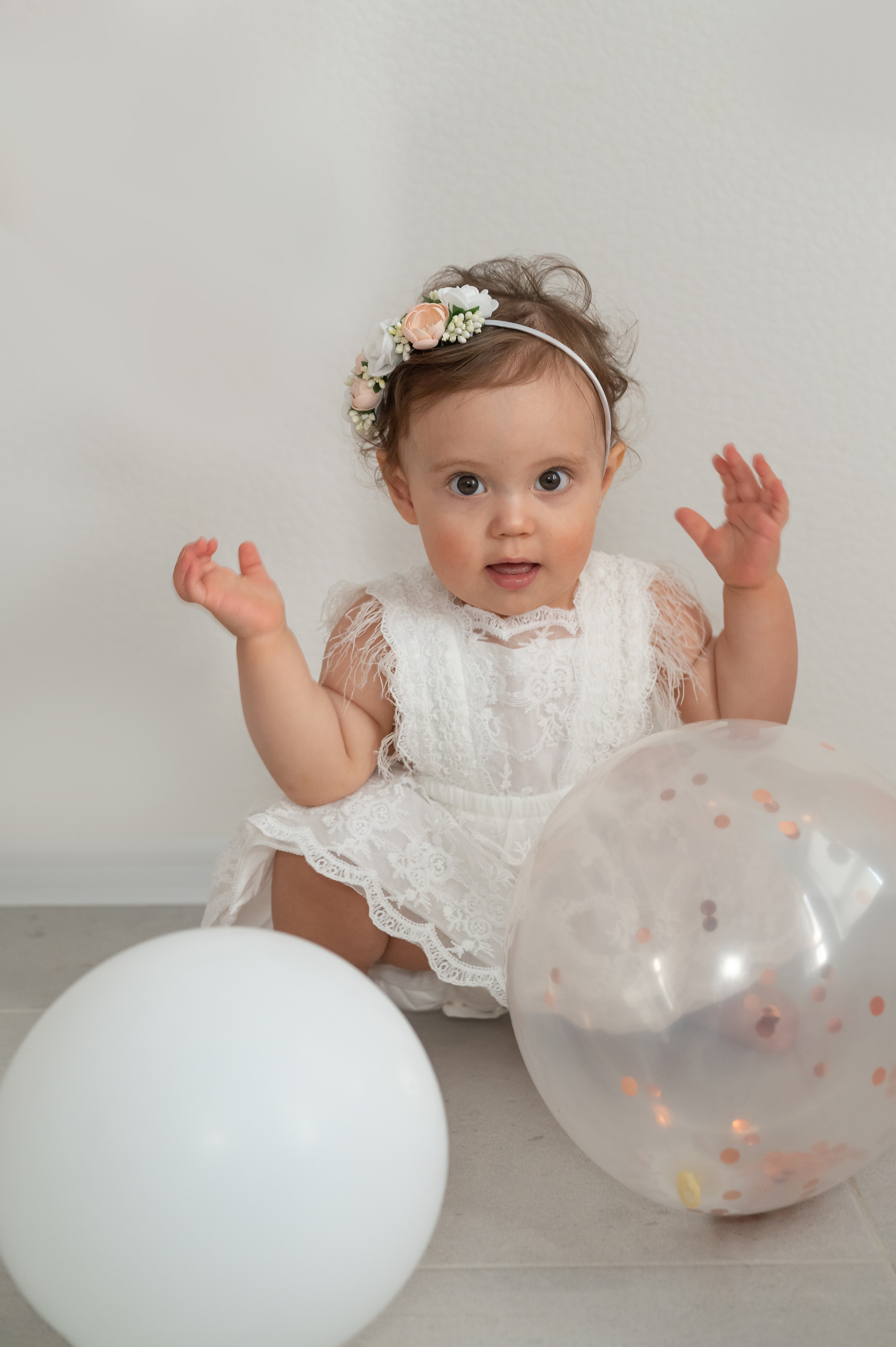 Родители с новорожденным малышом. Фотограф новорождённых, семейный, школьный в городе Калуге Евгения