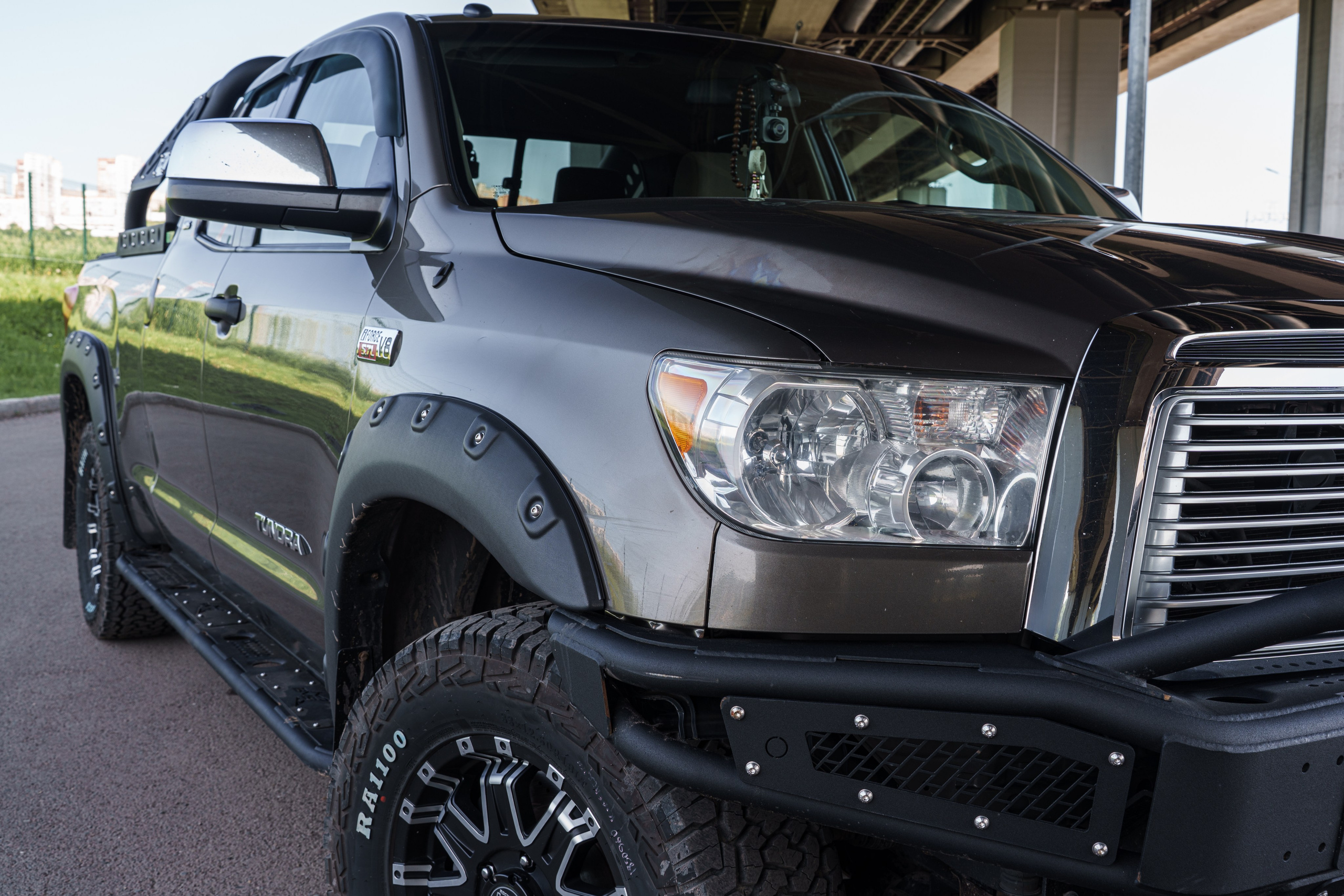 Toyota Tundra. Интерьерный фотограф и ретушер в Красноярске Денис Антропов