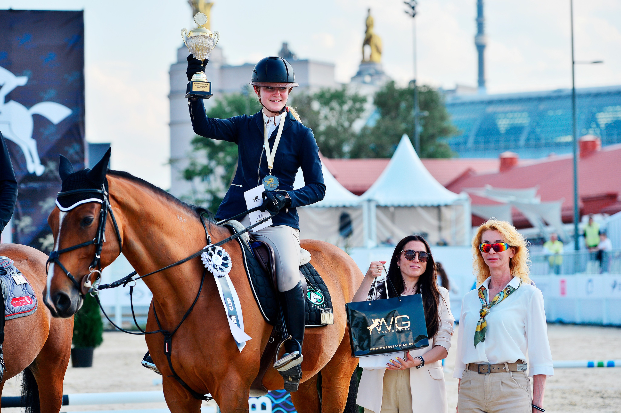 Репортаж Bitriver. Конный фотограф Alesya Safe