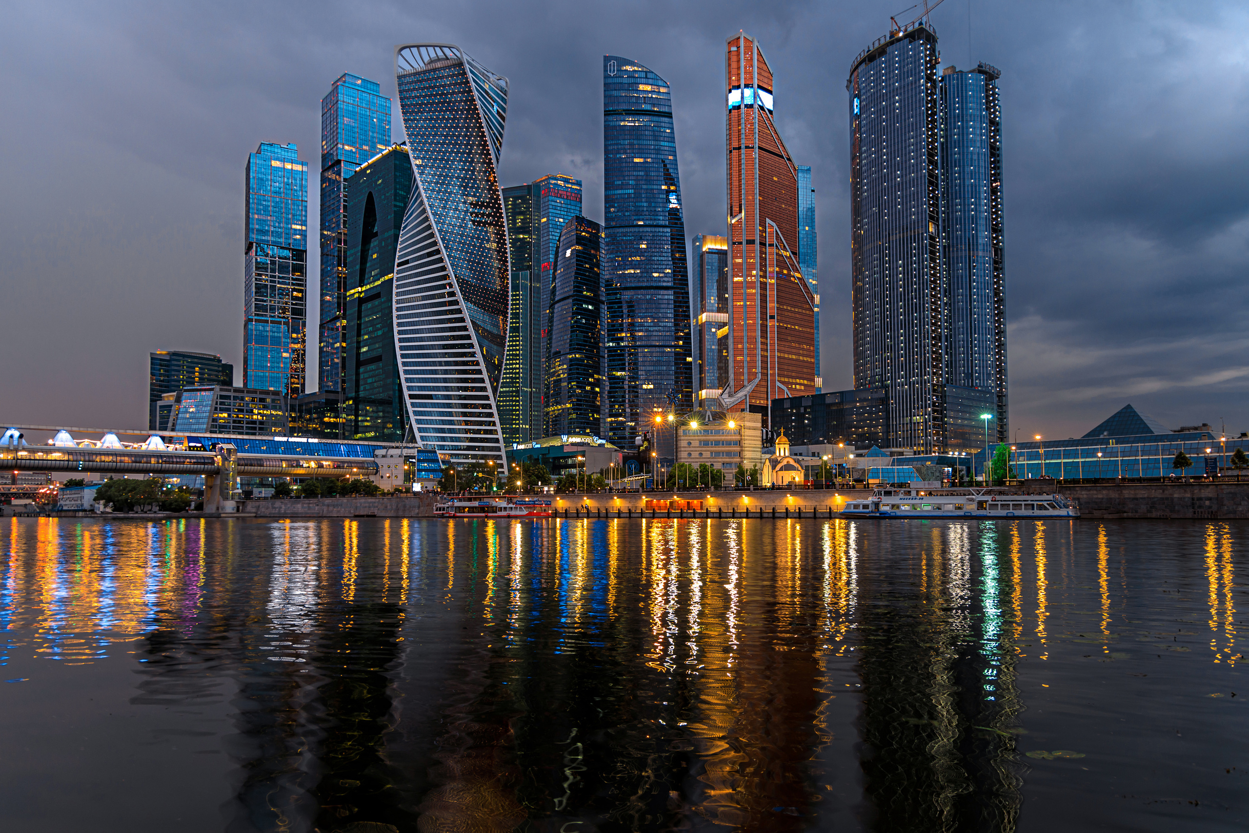 Здания современной Москвы. Семейный и детский фотограф в Москве Людмила Степанова