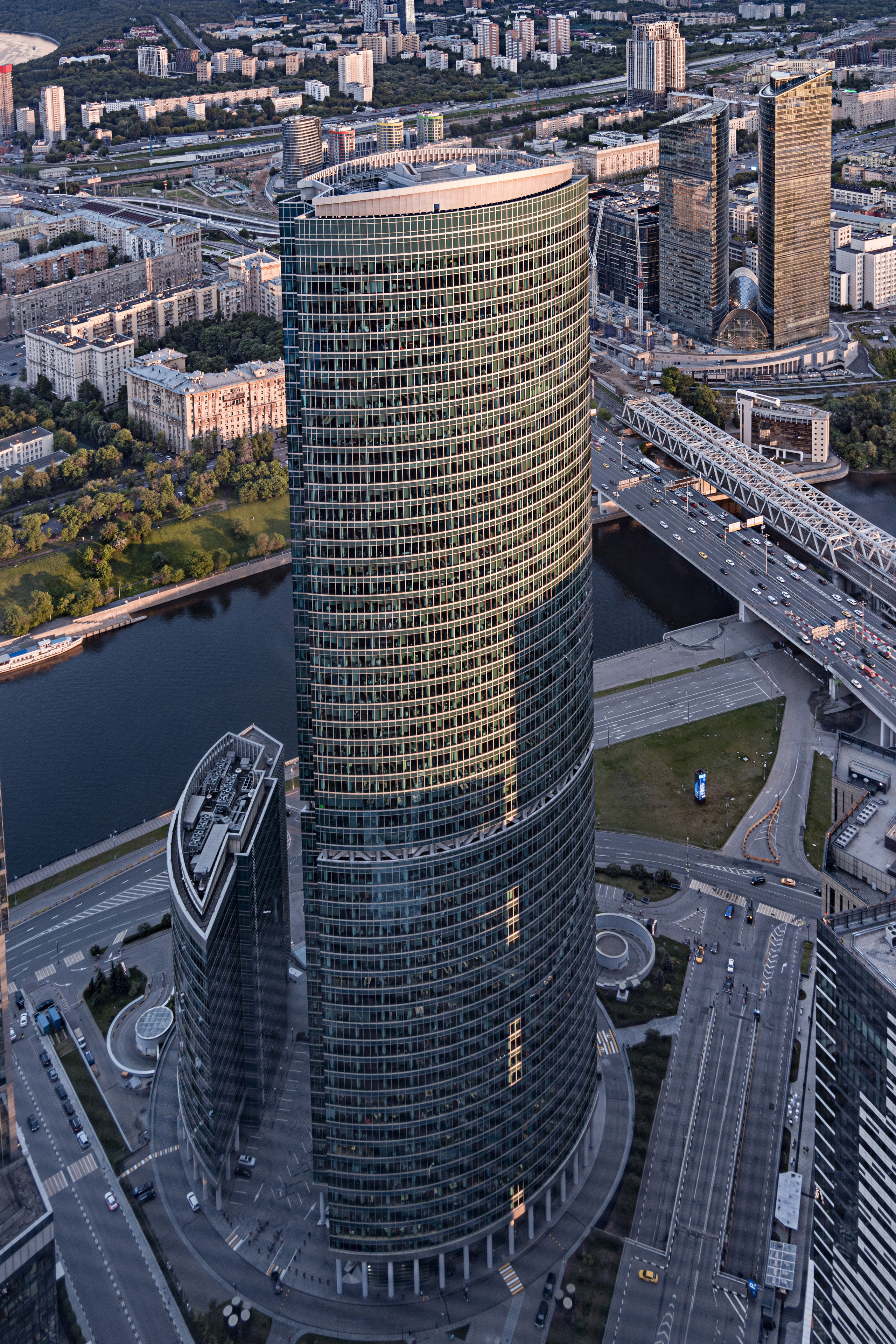 Здания современной Москвы. Семейный и детский фотограф в Москве Людмила Степанова