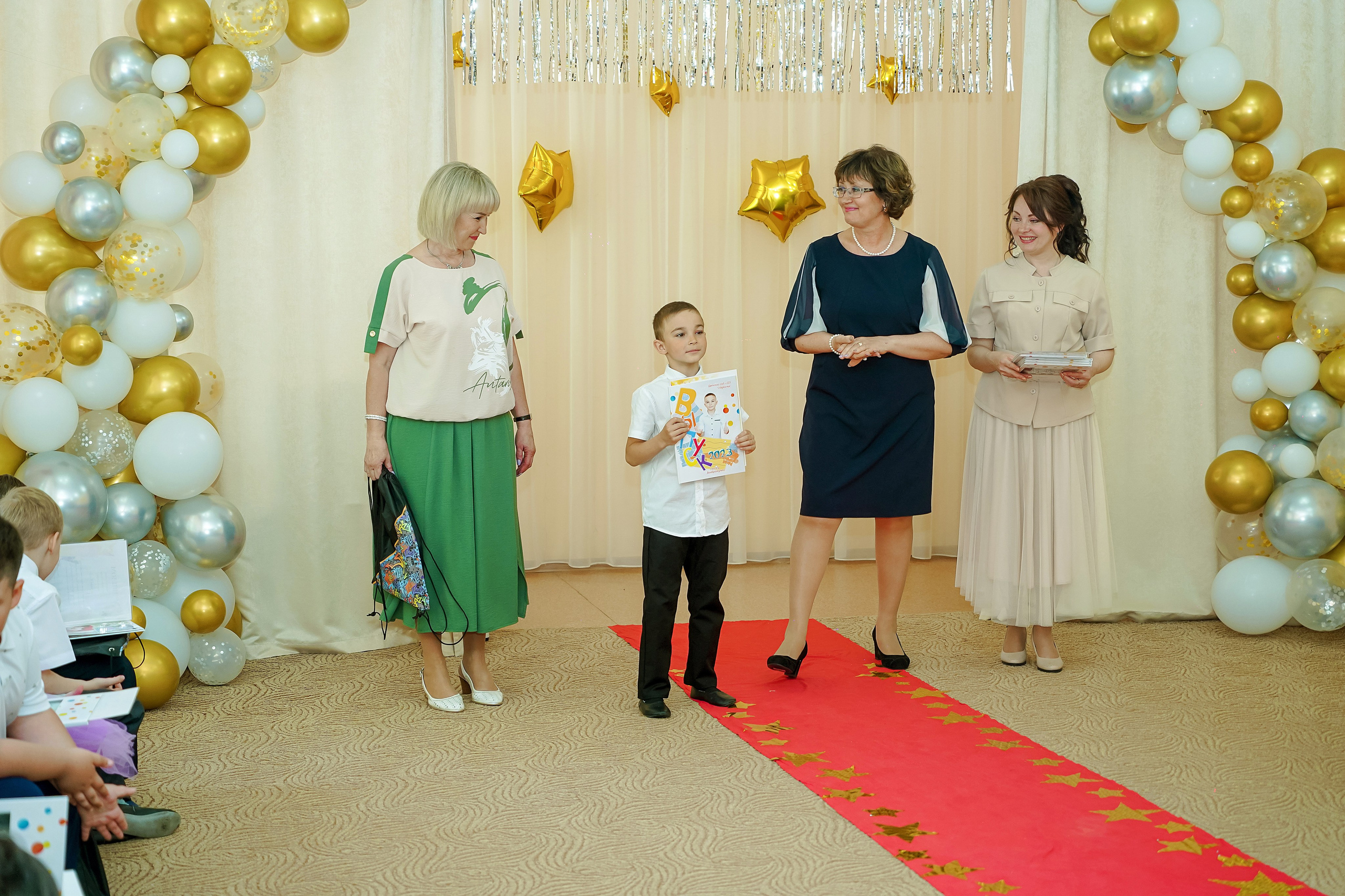 Фотосъемка видеосъёмка фотограф видеооператор новогодних утренников  в. Фотограф, видеооператор Нина Коршунова