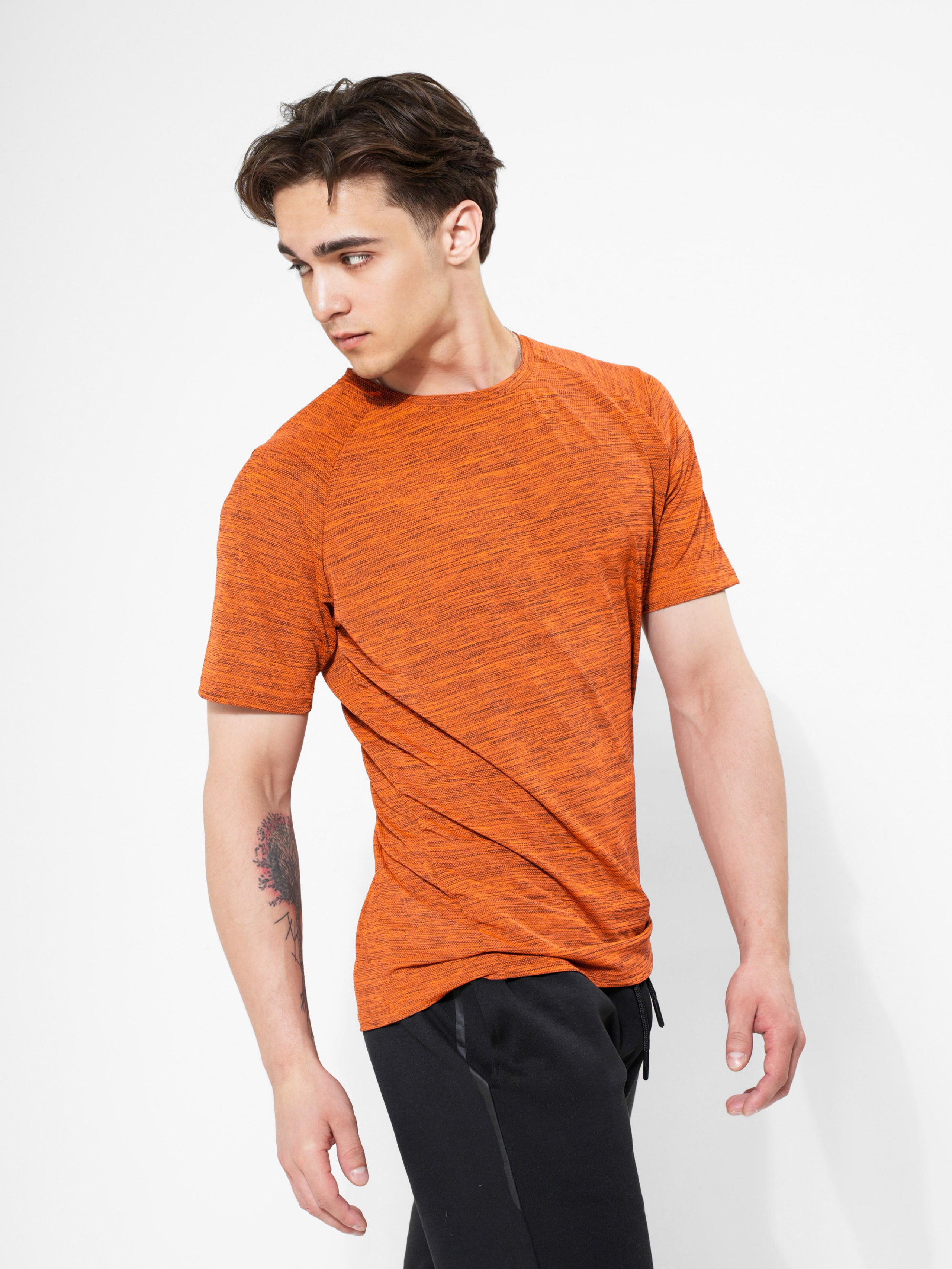 Олег. ТМ Продакшн — Съемка для маркетплейсов в Москве