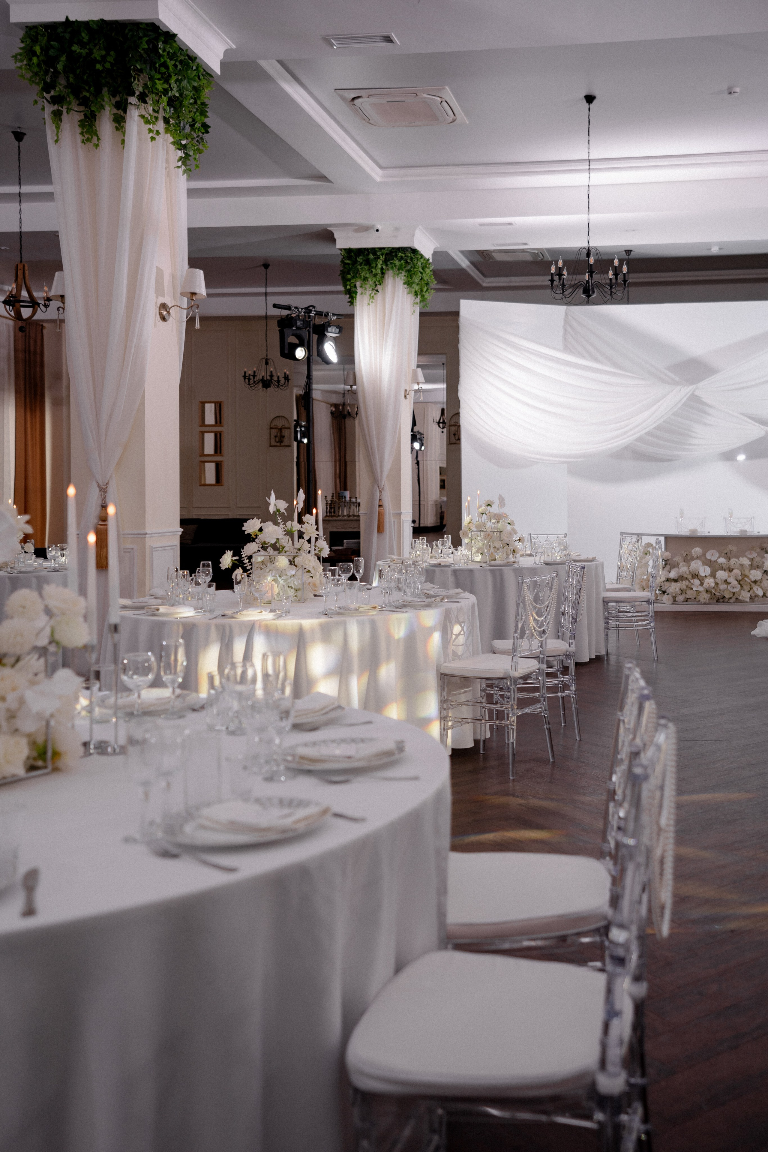 СВАДЕБНАЯ СЬЕМКА СБОРОВ В ОТЕЛЕ И ВЫЕЗД НА ЦЕРЕМОНИЮ (СНЯТО В СИБИРЕ В НИЖНЕВАРТОВСКЕ). Профессиональный фотограф, Санкт-Петербург — Виктория Богомолова