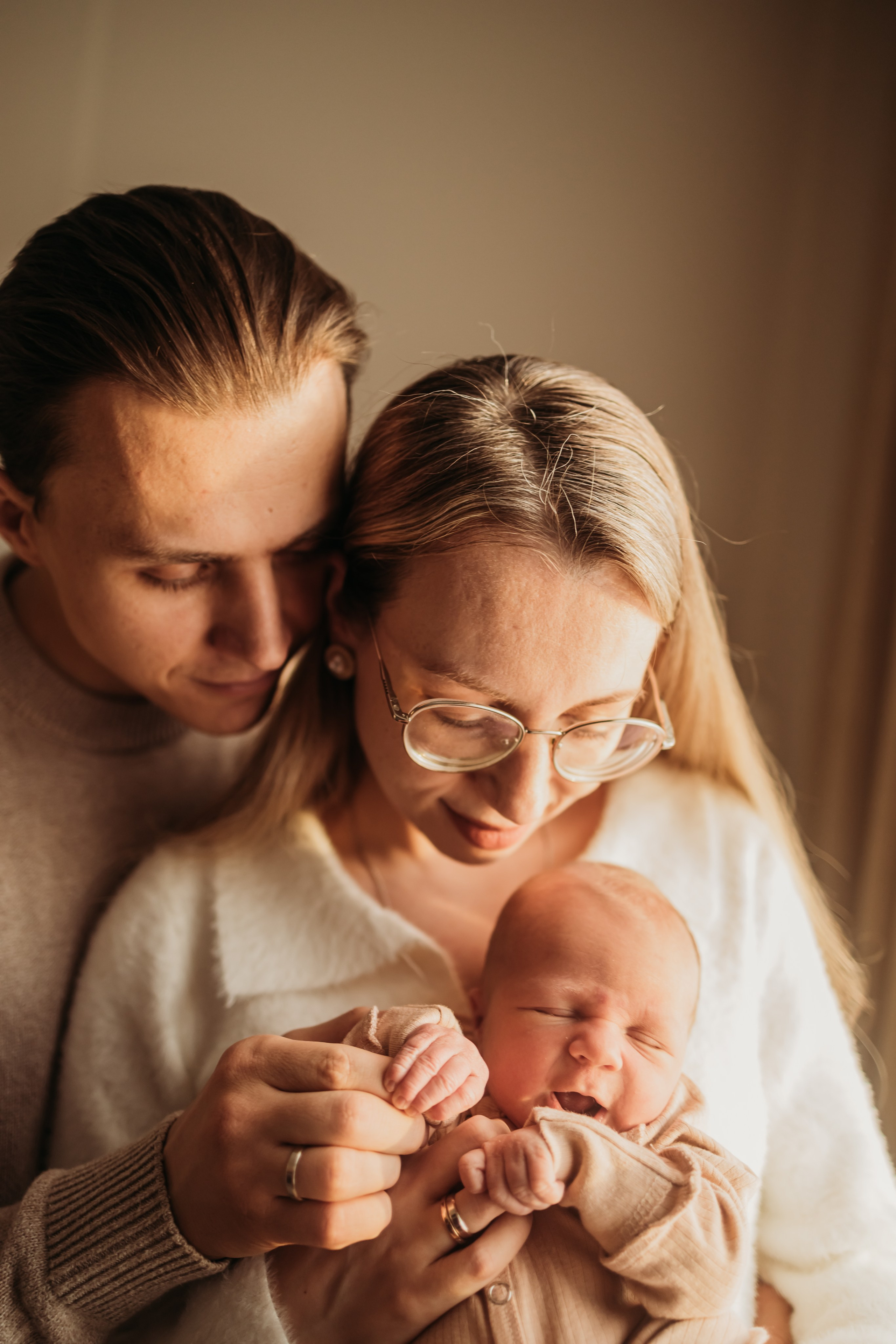 Выписка из родильного дома. Фотограф родов выписка новорожденных Санкт-Петербург