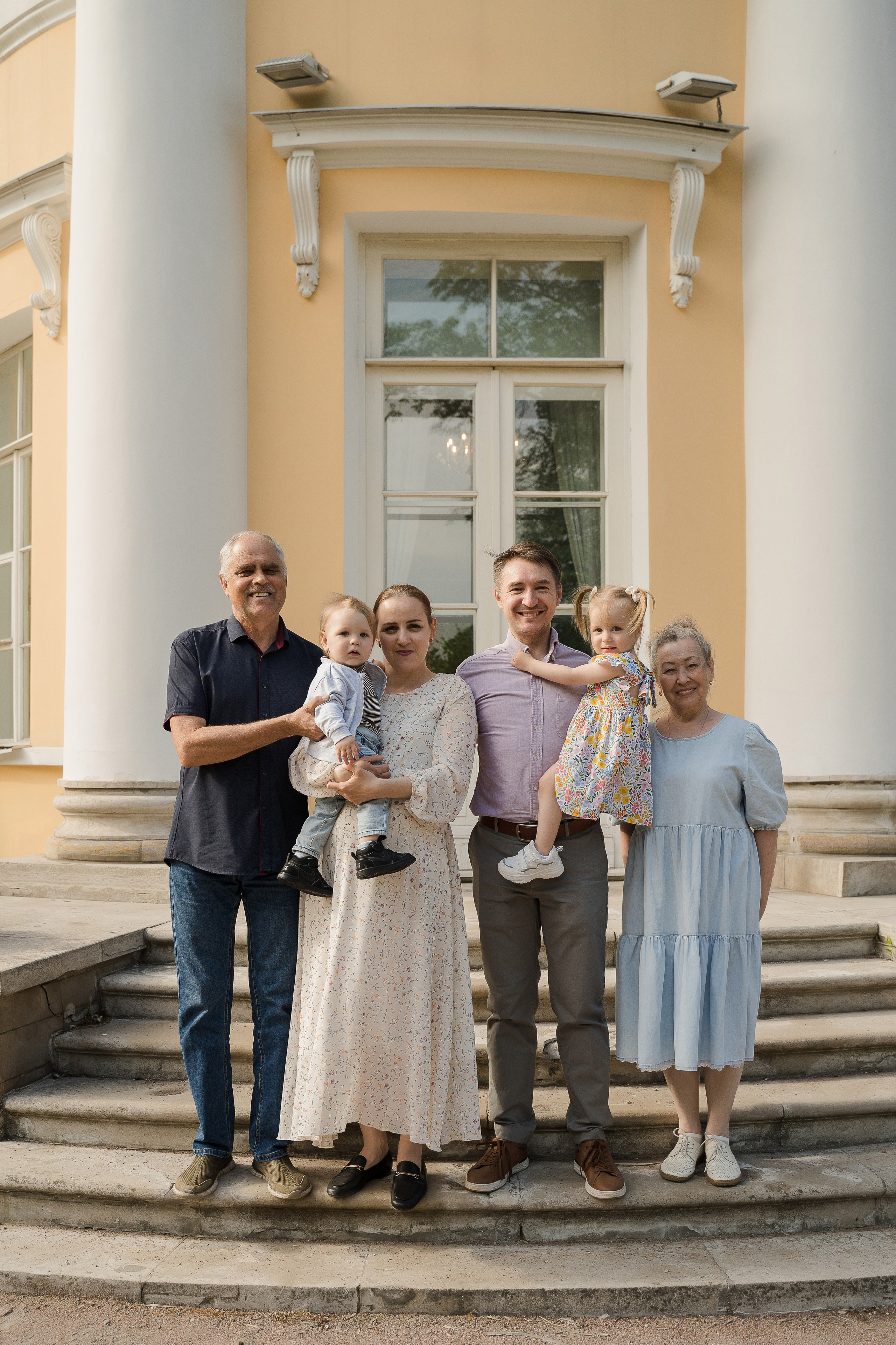 Семейная фотосессия в Санкт-Петербурге в Польском саду усадьбы Державина. Свадебный и семейный фотограф в Пушкине и Санкт-Петербурге Мария Филиппова