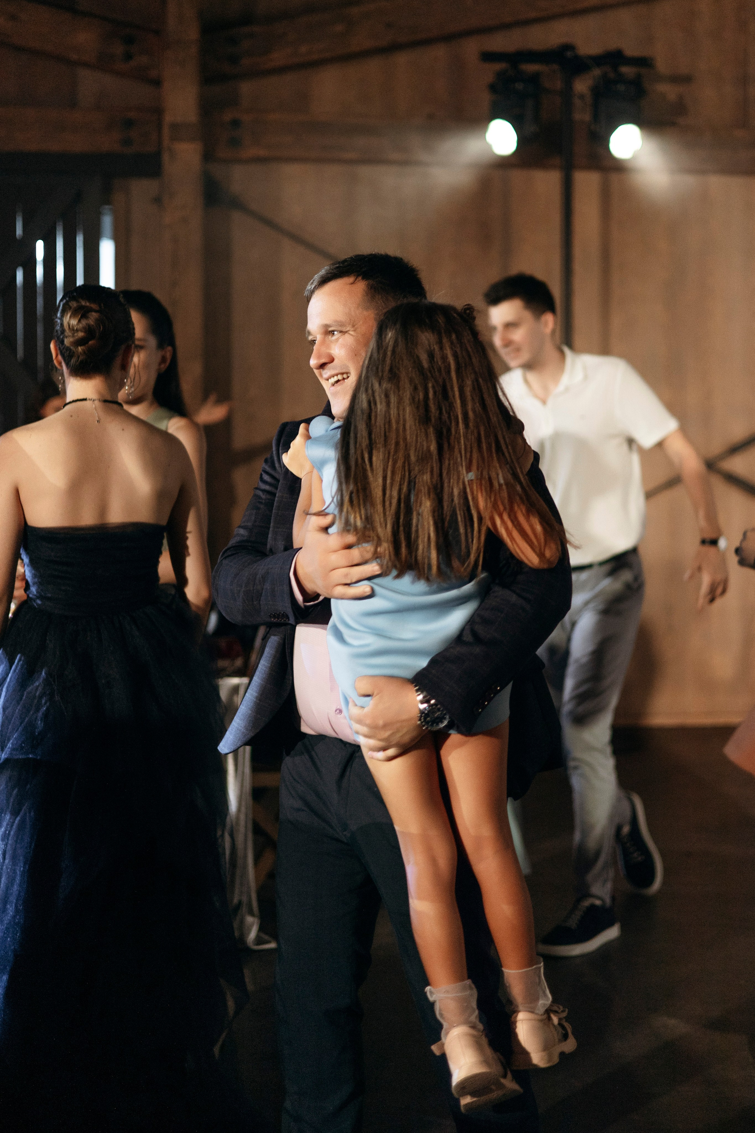 Артём и Вероника pine river. Nikolpinhasova