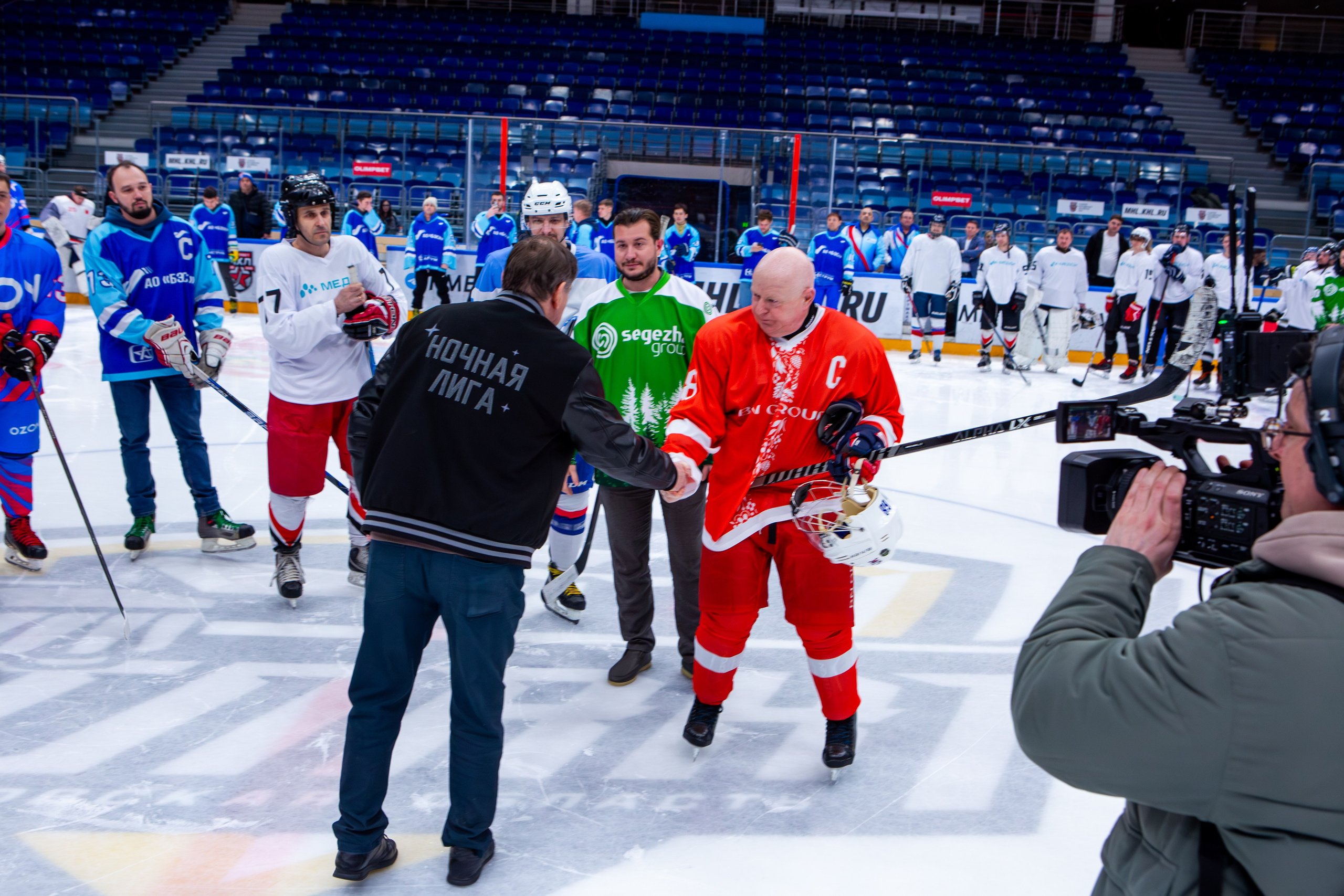 Чемпионат по хоккею. Репортажный, семейный, свадебный, портретный фотограф