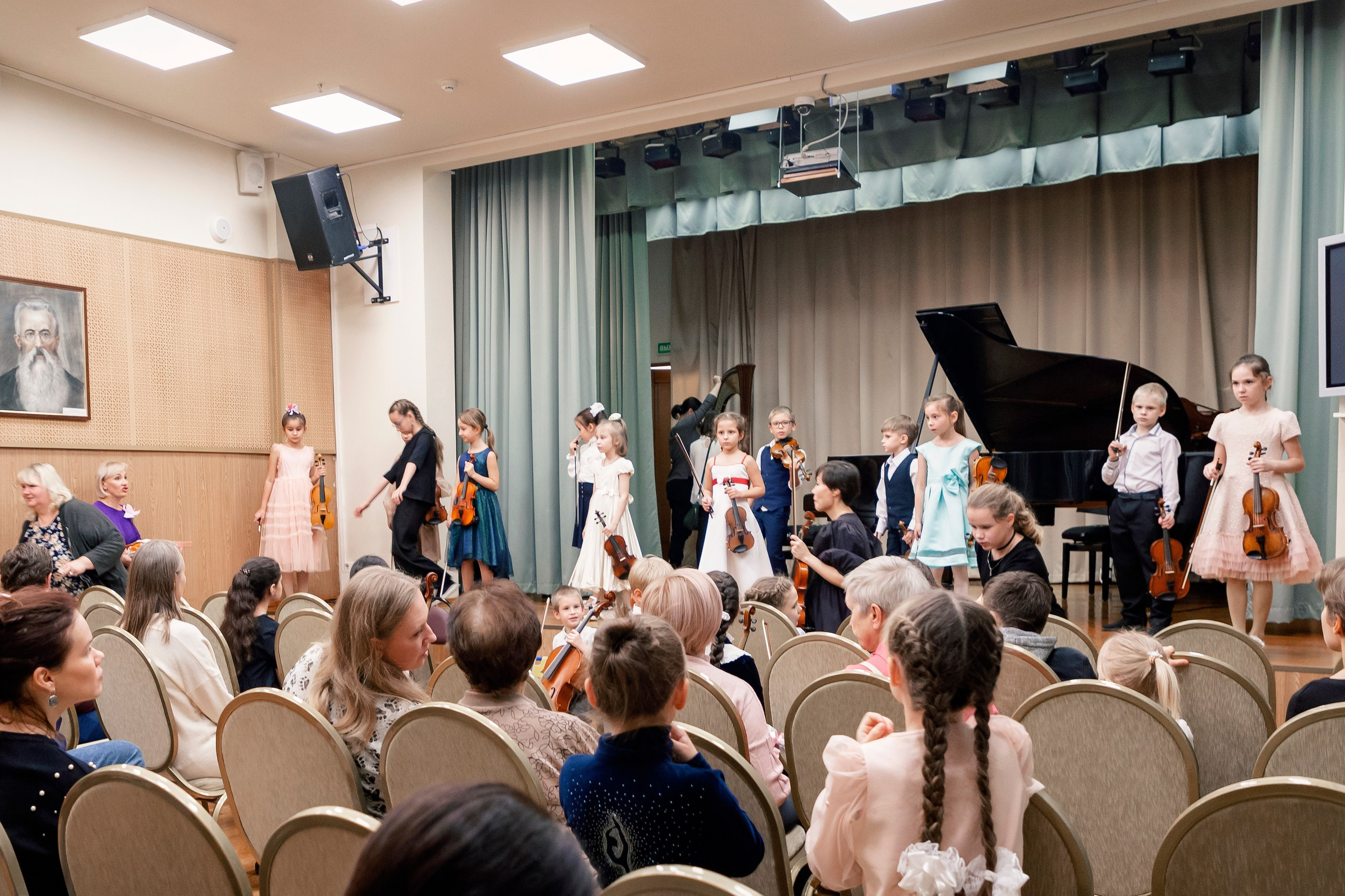 Музыкальный концерт струнных инструментов. Репортажный фотограф в Москве
