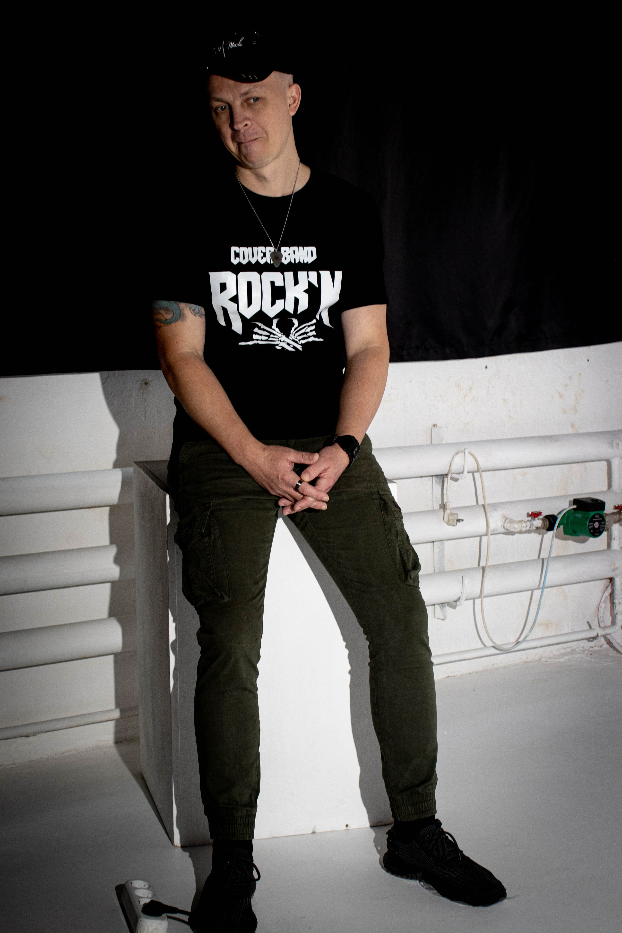 СТУДИЯ. Уличный фотограф Города N