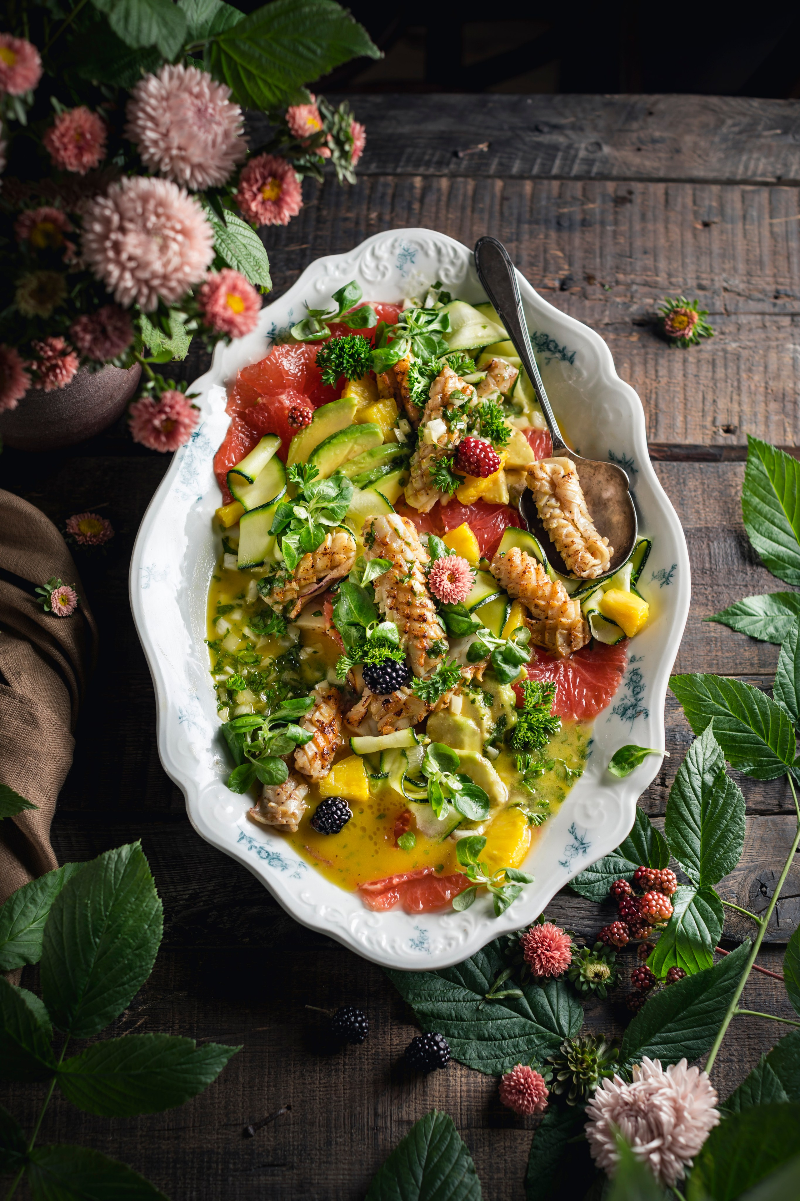Салат с кальмарами. Foodie Stories (гастрономические истории) рекламная фуд-фотосъёмка, Москва