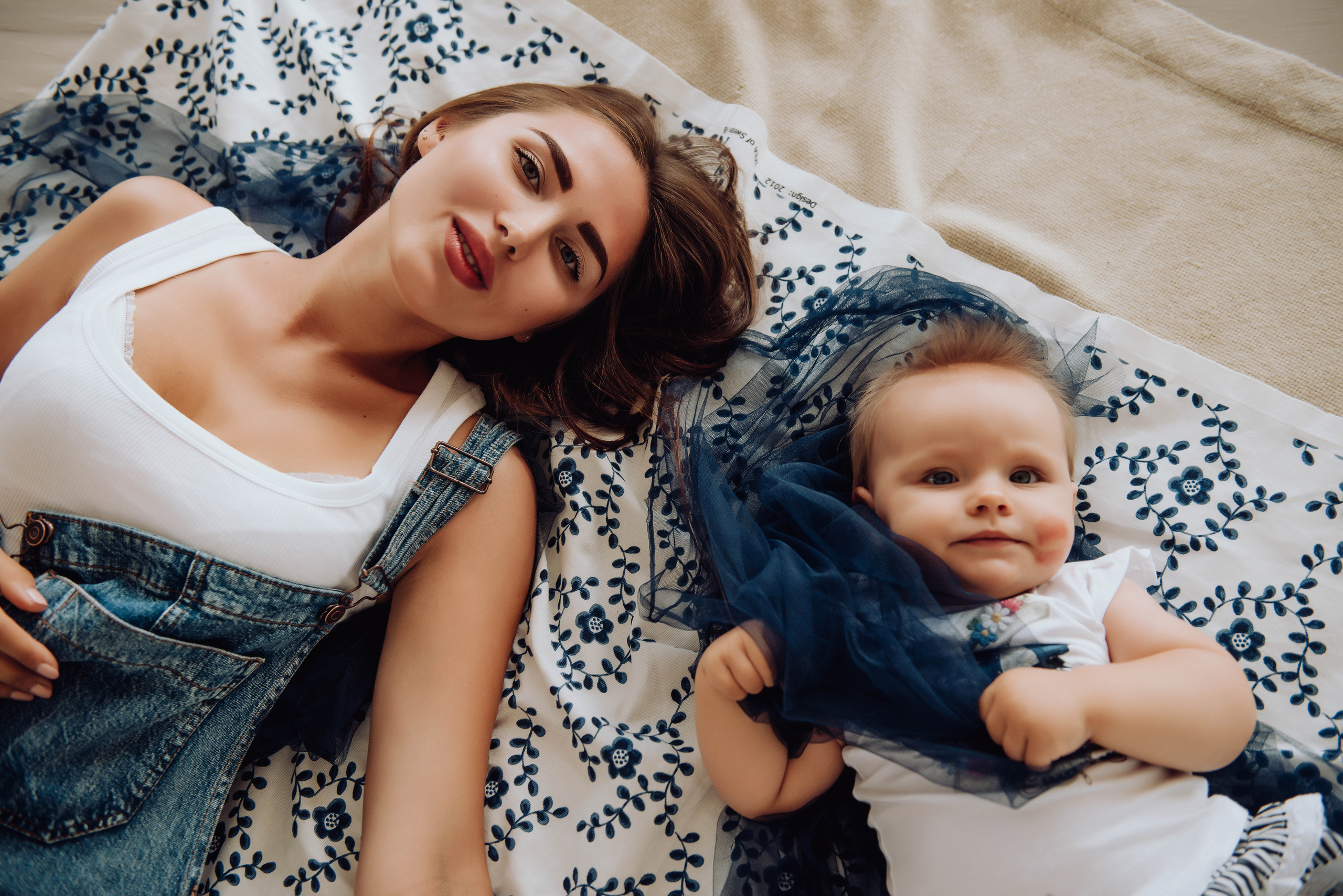 Mother and daughter. Lifestyle фотограф