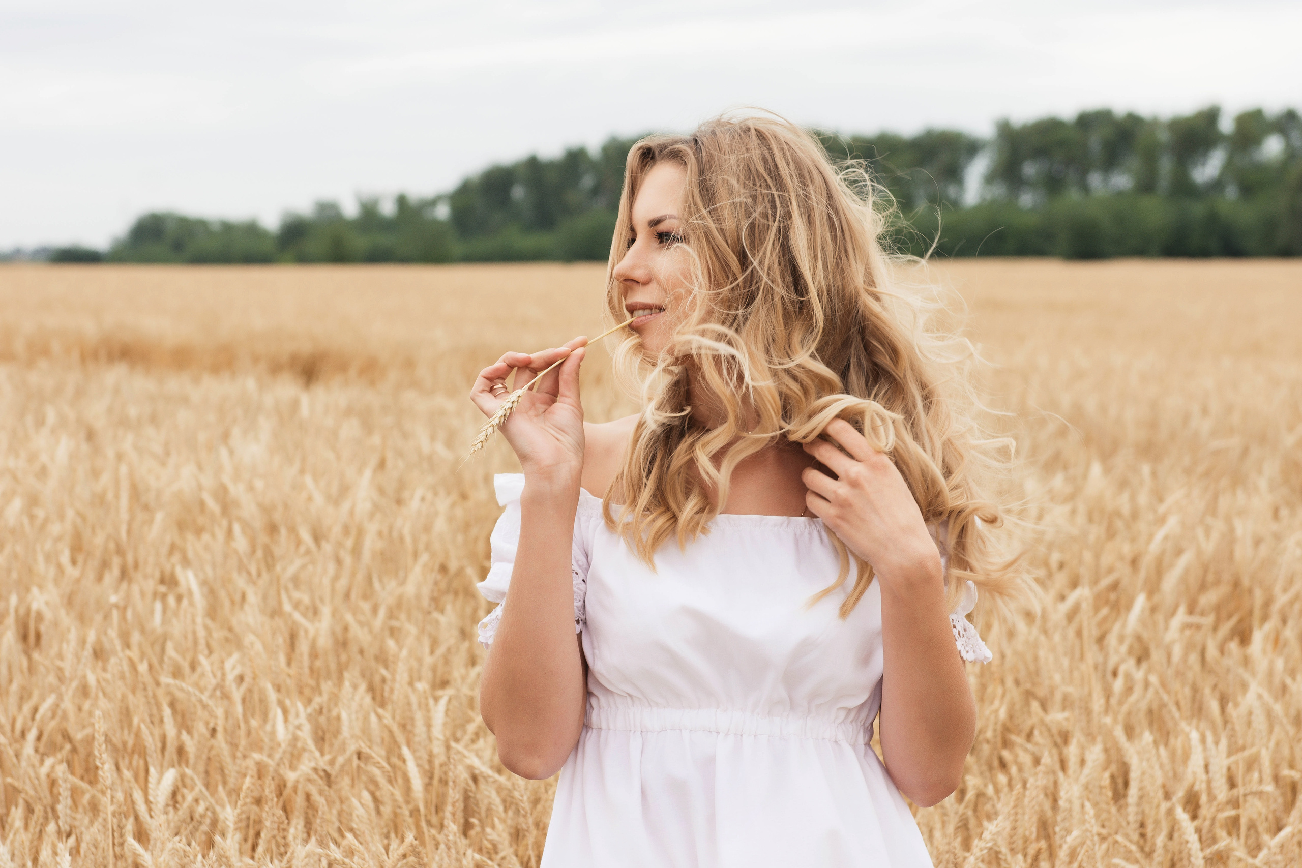 Ветер в волосах. Lifestyle фотограф