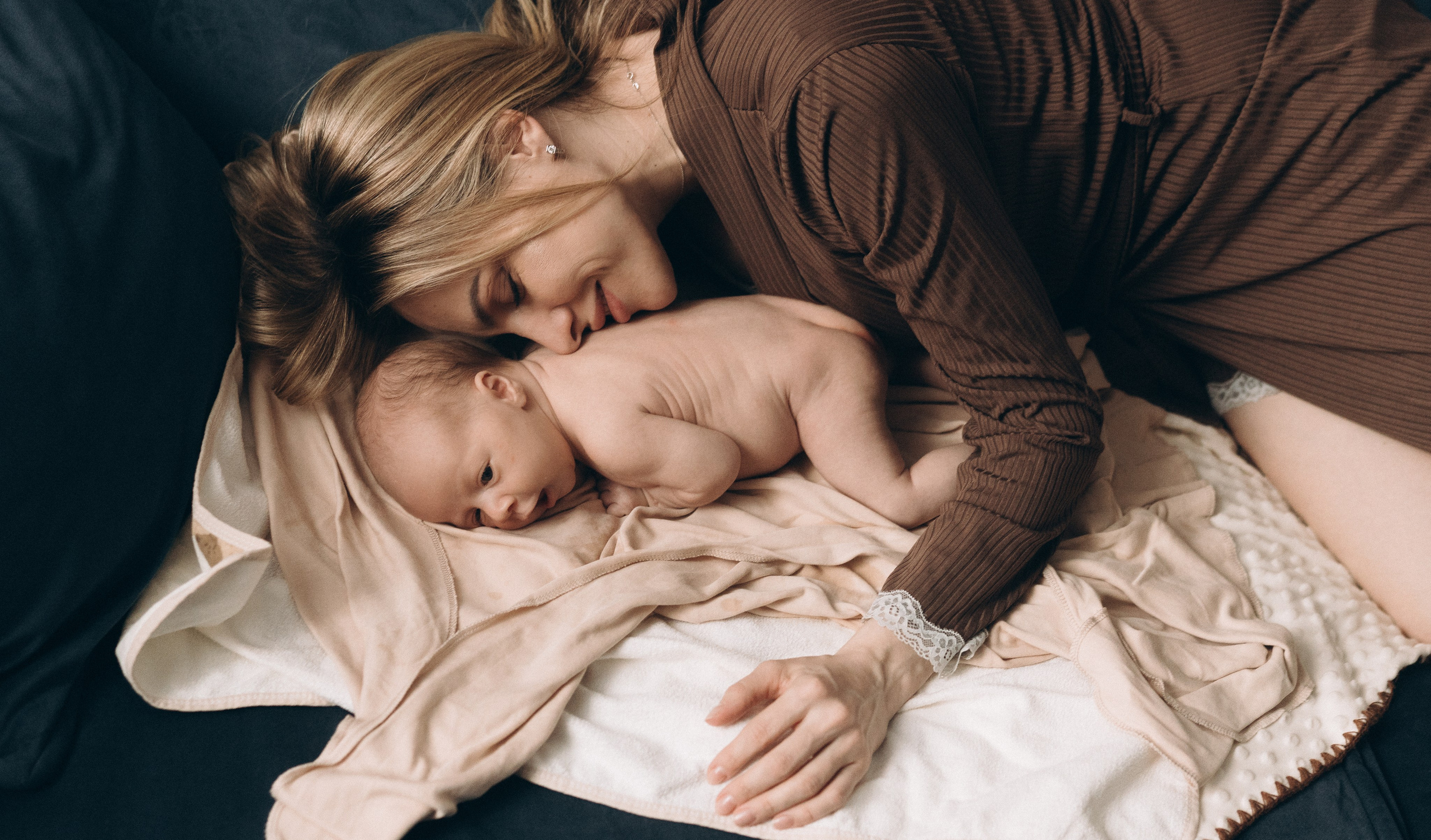 Домашняя фотосессия новорожденного. Семейный, ньюборн фотограф, фотограф на роды в Москве, Виктория Тюльдюкова