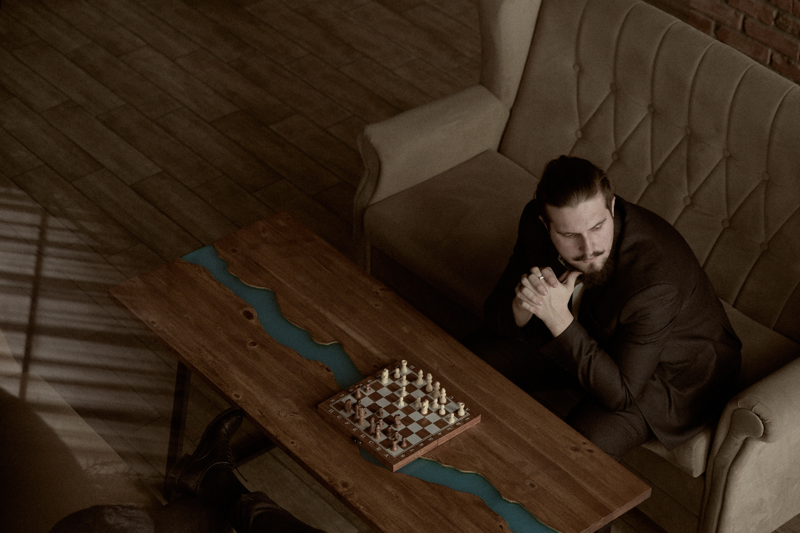 Создание фотографий в городе Оренбург в рамках МК Петрунин. Портретный и предметный фотограф в Москве Курочкин Алексей