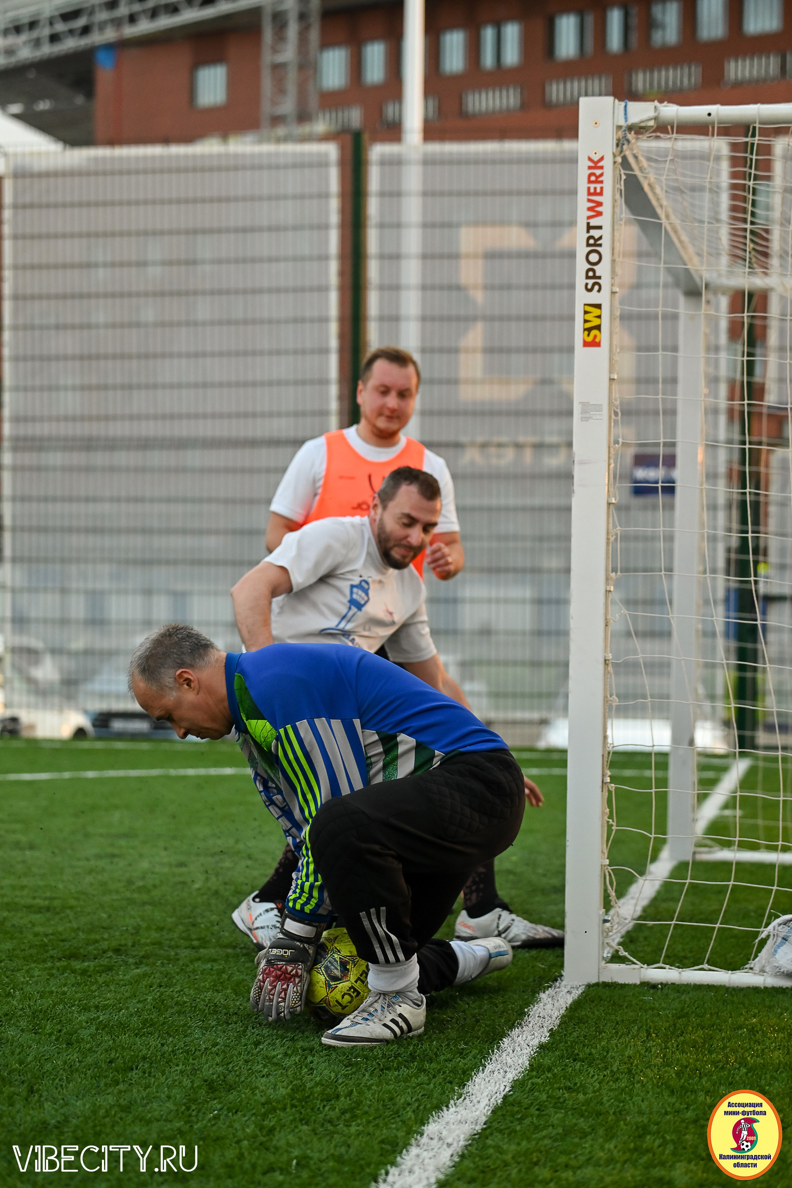 ИГРЫ МИНИ-ФУТБОЛЬНОЙ И КОРПОРАТИВНОЙ ЛИГИ. VIBECITY.RU Вайб Сити Ру Фоторепортажи Фотоотчеты Калининград