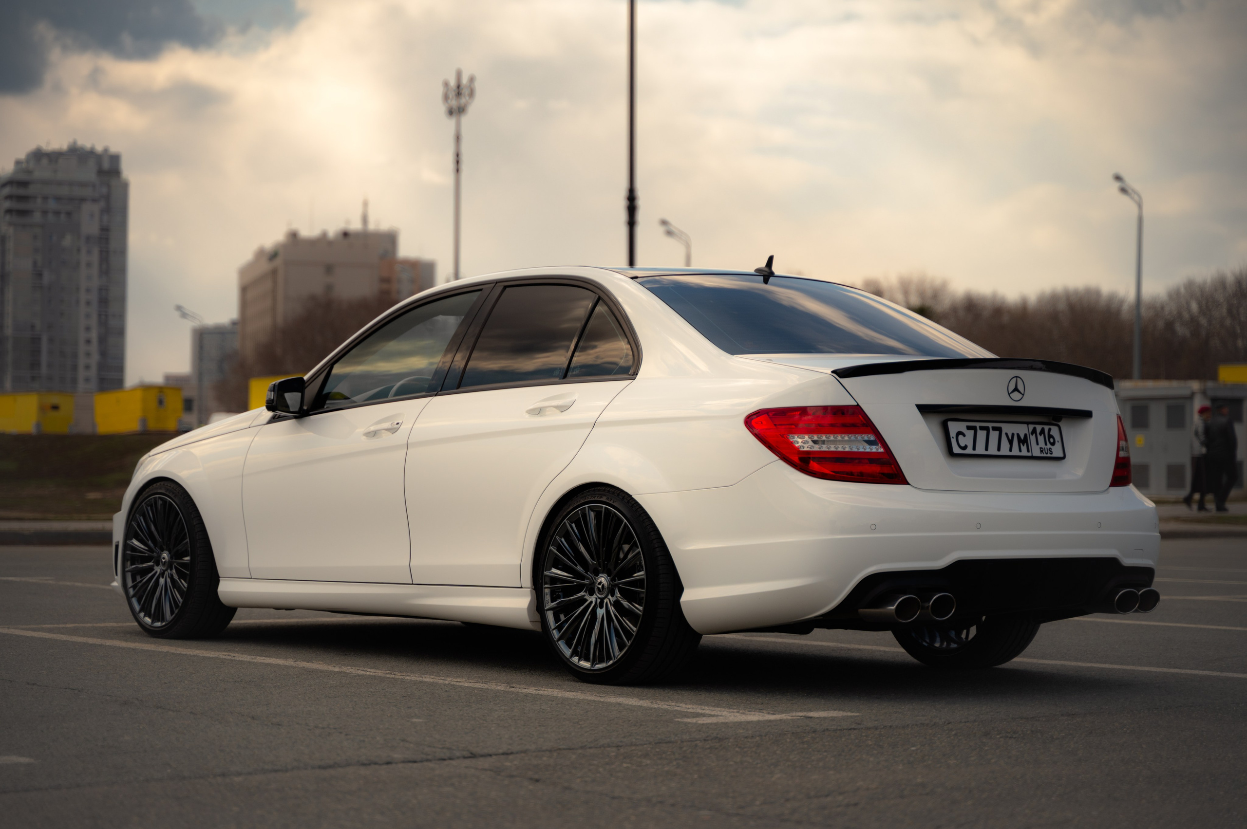 Автомобильная фотосъёмка Mercedes-benz c63 amg. Фотограф/видеограф Богдан Голованов